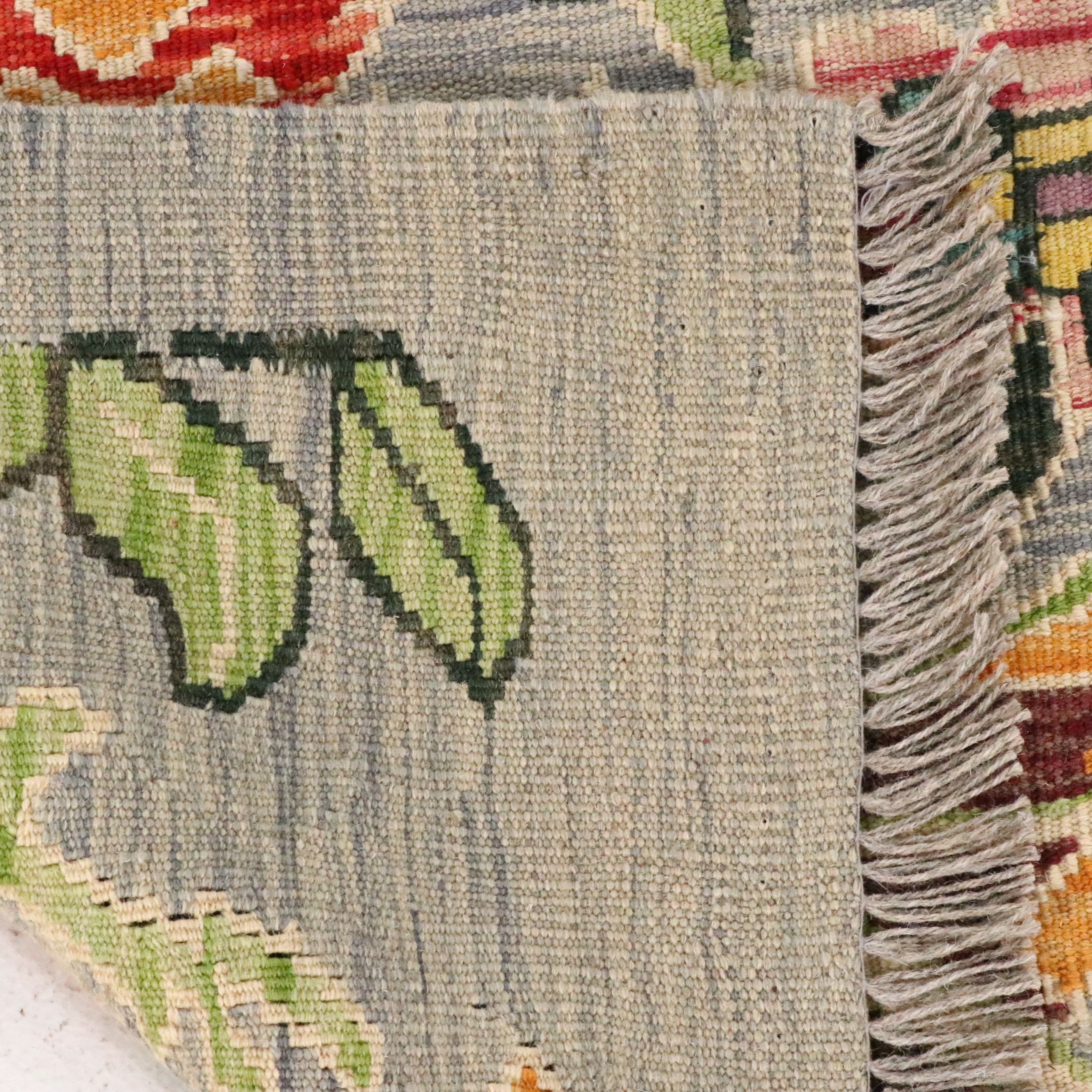 2'9 x 4'5 Handwoven Pakistani Pictorial Kilim Accent Rug