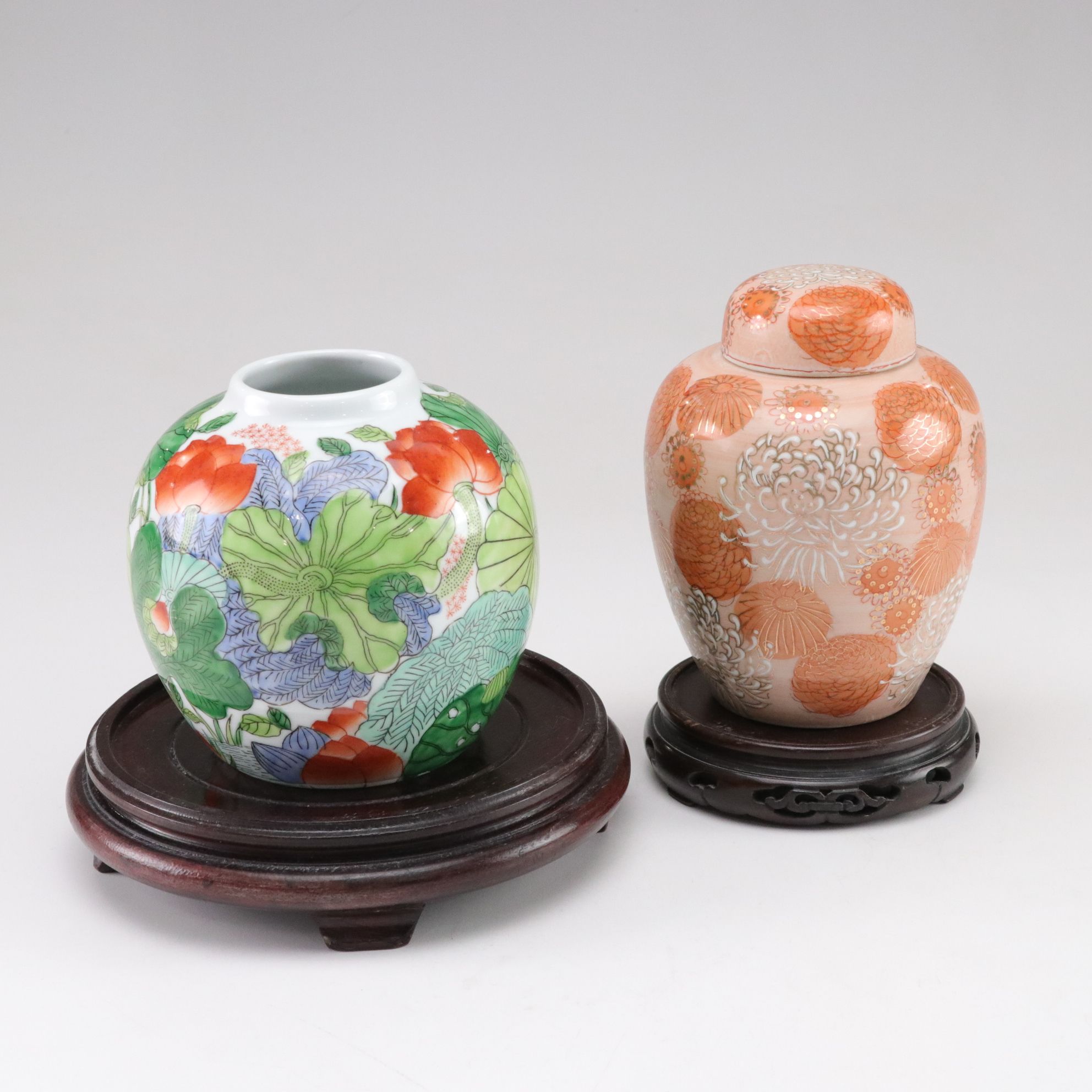 Napcoware in Hand-Painted Pair of Ginger Jars with Wood Bases