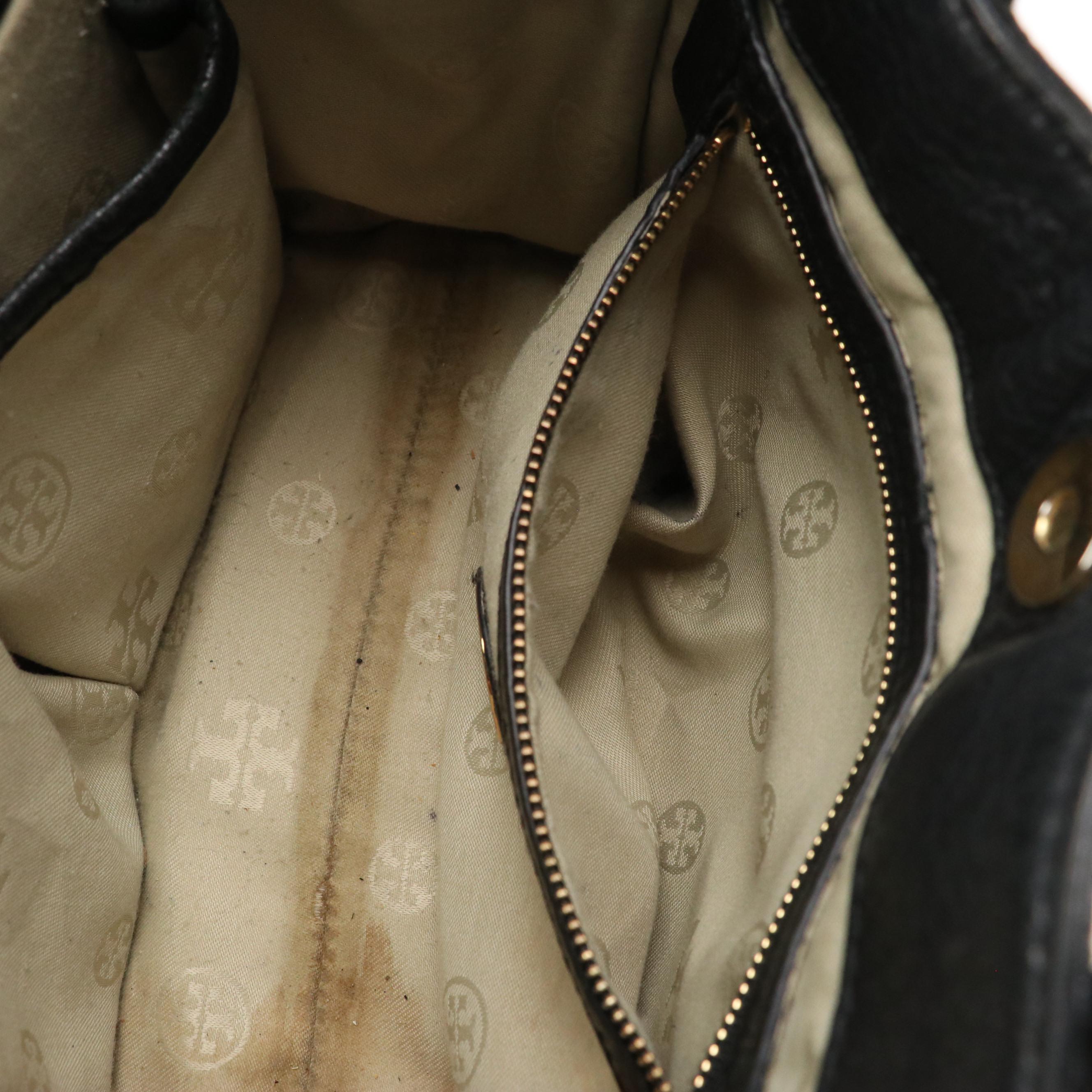 Tory Burch Small Side Pocker Tote in Black Grained Leatehr with Logo