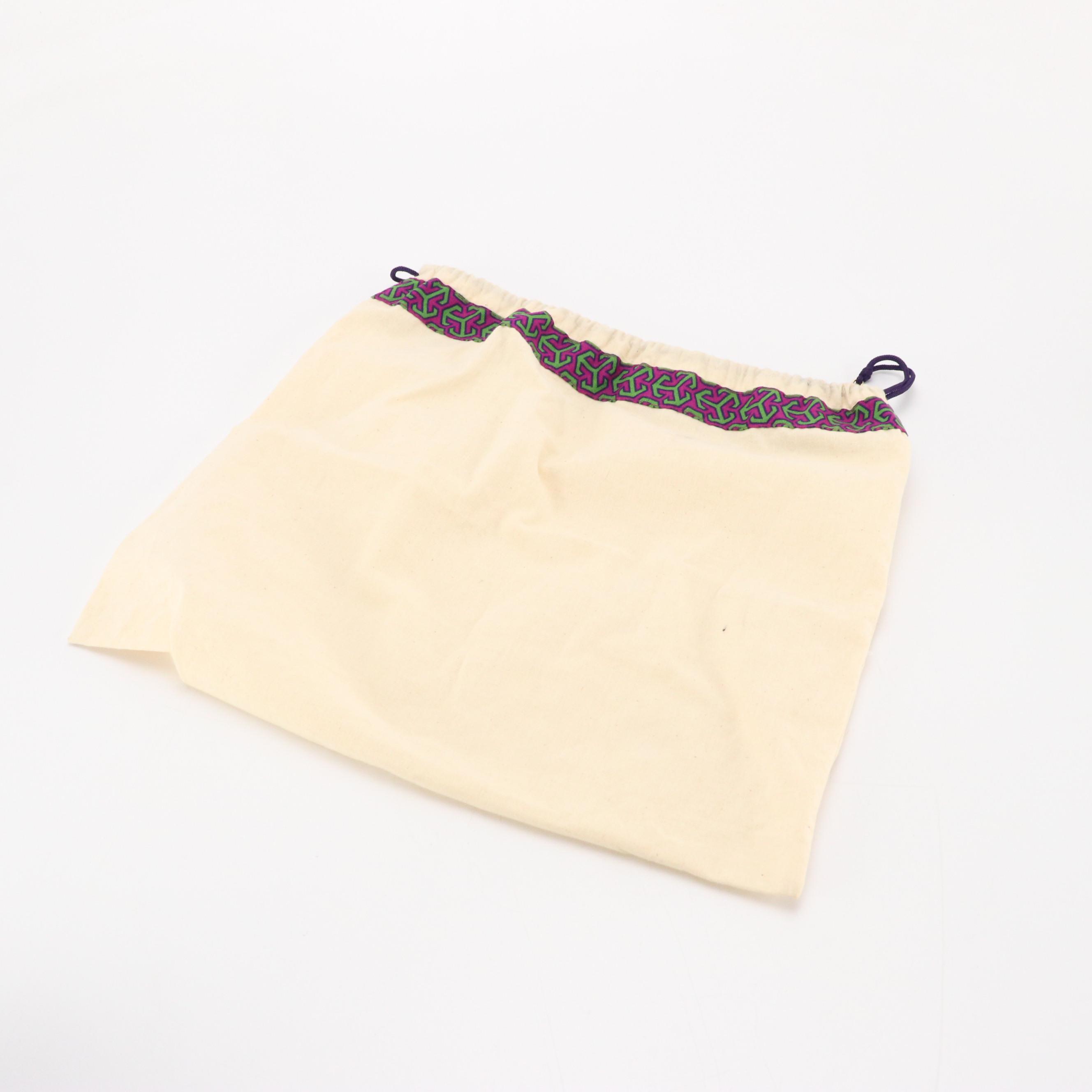 Tory Burch Small Side Pocker Tote in Black Grained Leatehr with Logo