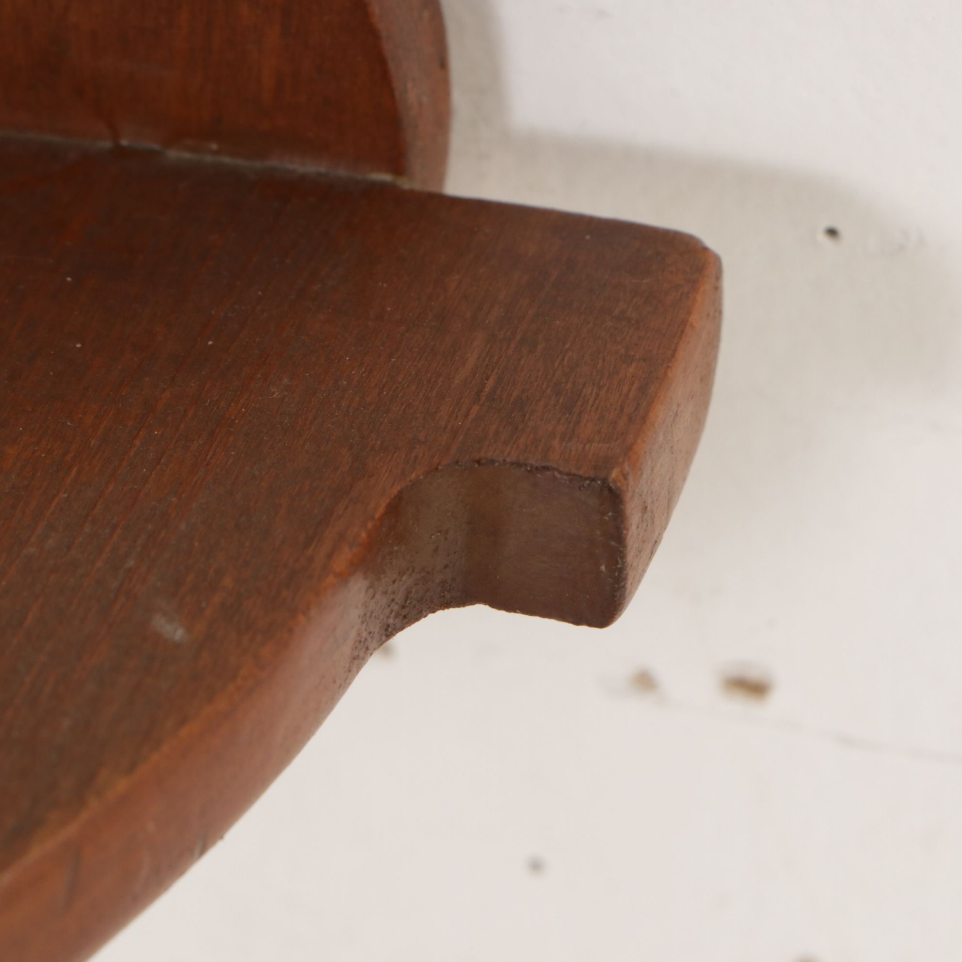 Three-Tiered Wood Carved Corner Shelf for Wall Mounting