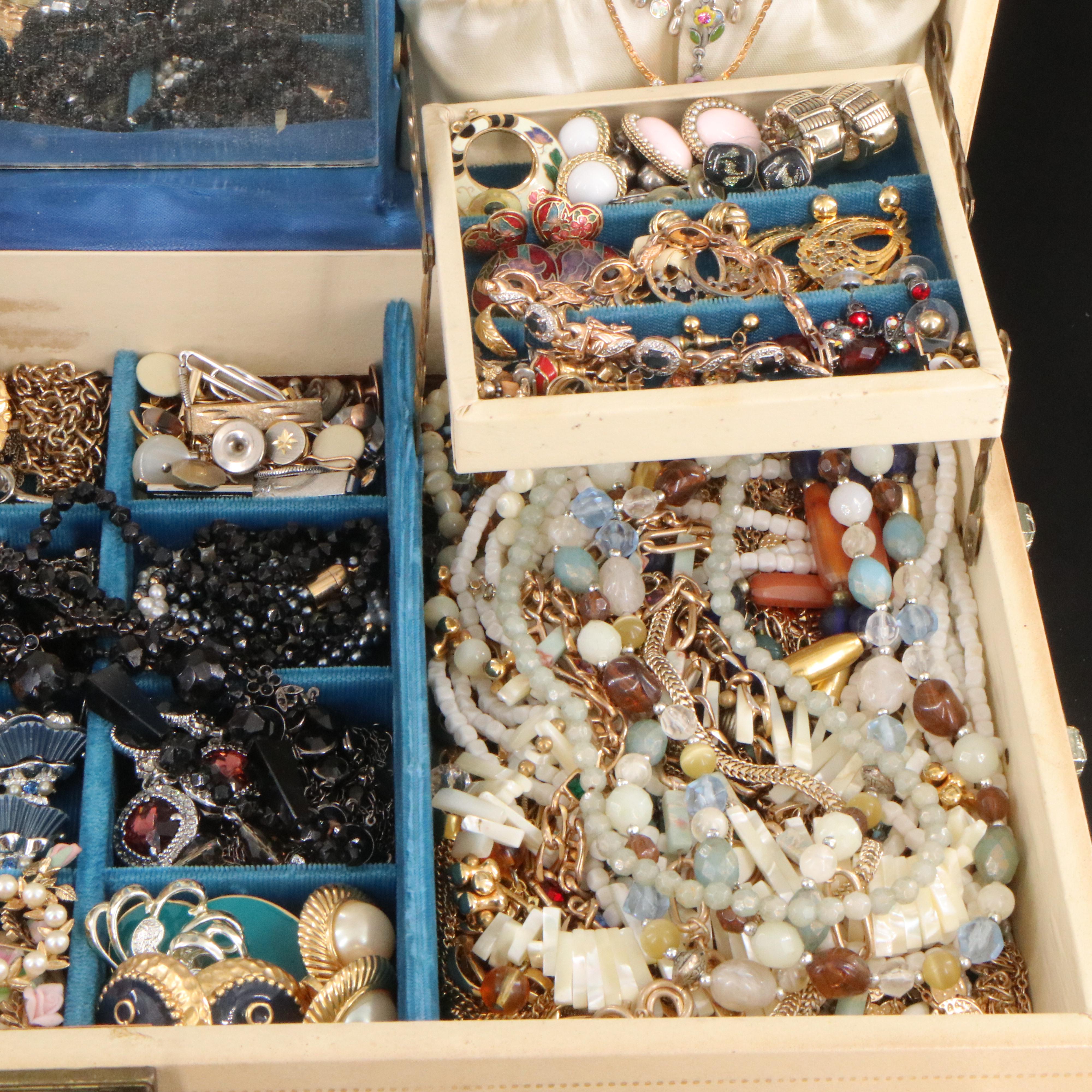 Uncommon Discoveries: Jewelry Collection