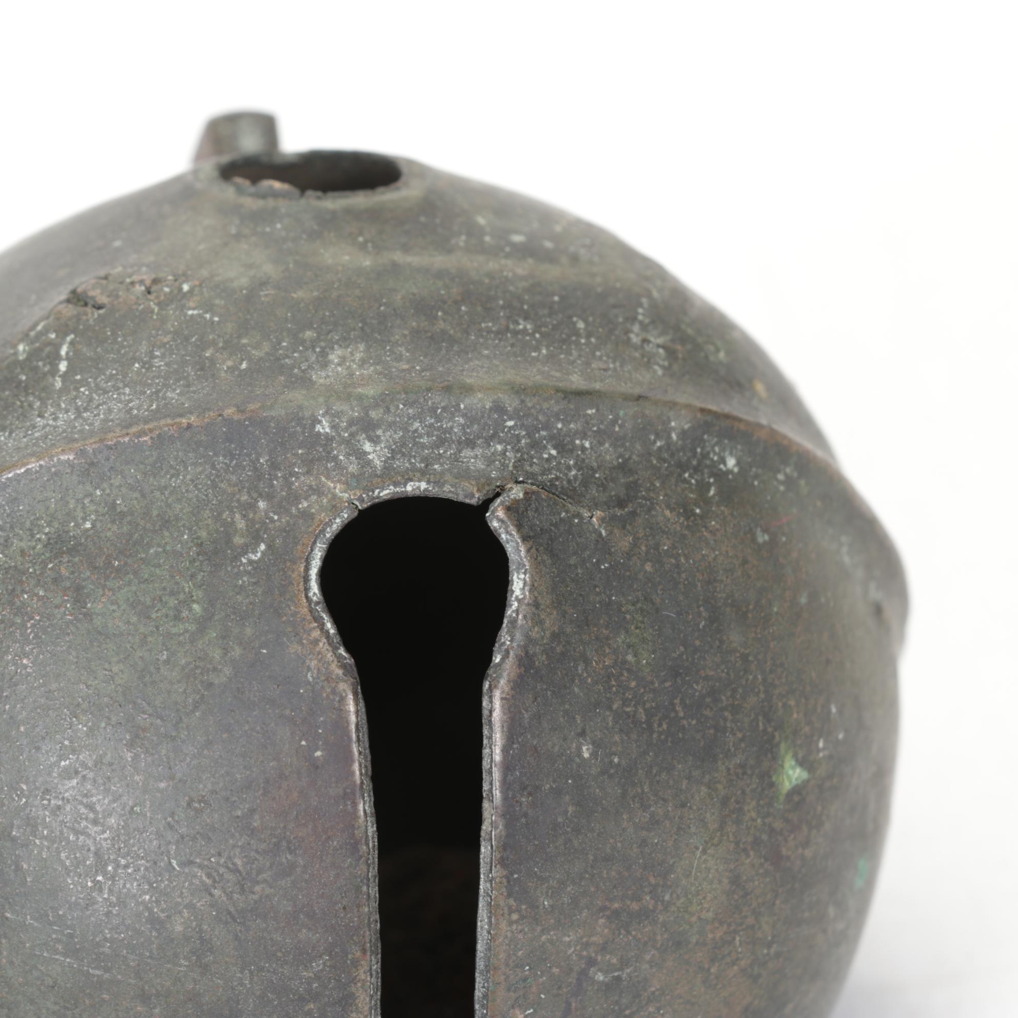 Cast Iron Red-D-Bell Cup Bell & Crotal