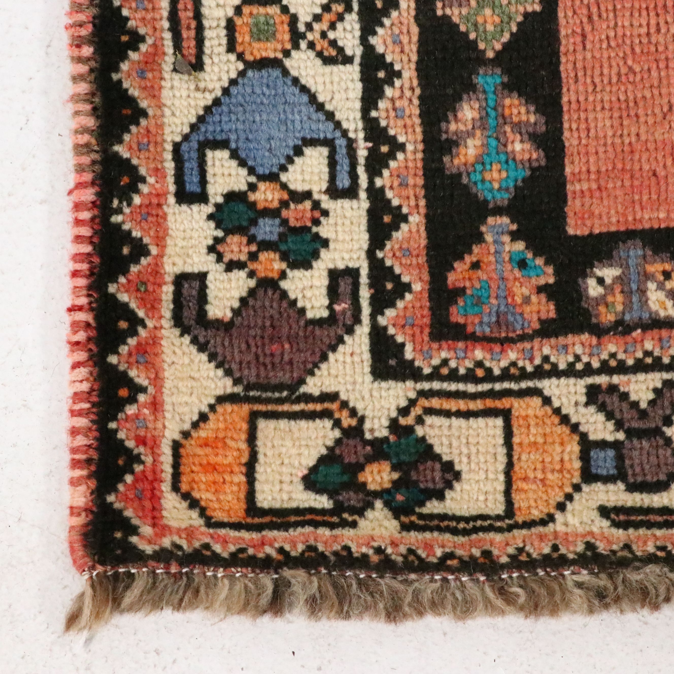 5'9 x 8'9 Hand-Knotted Persian Qashqai Area Rug