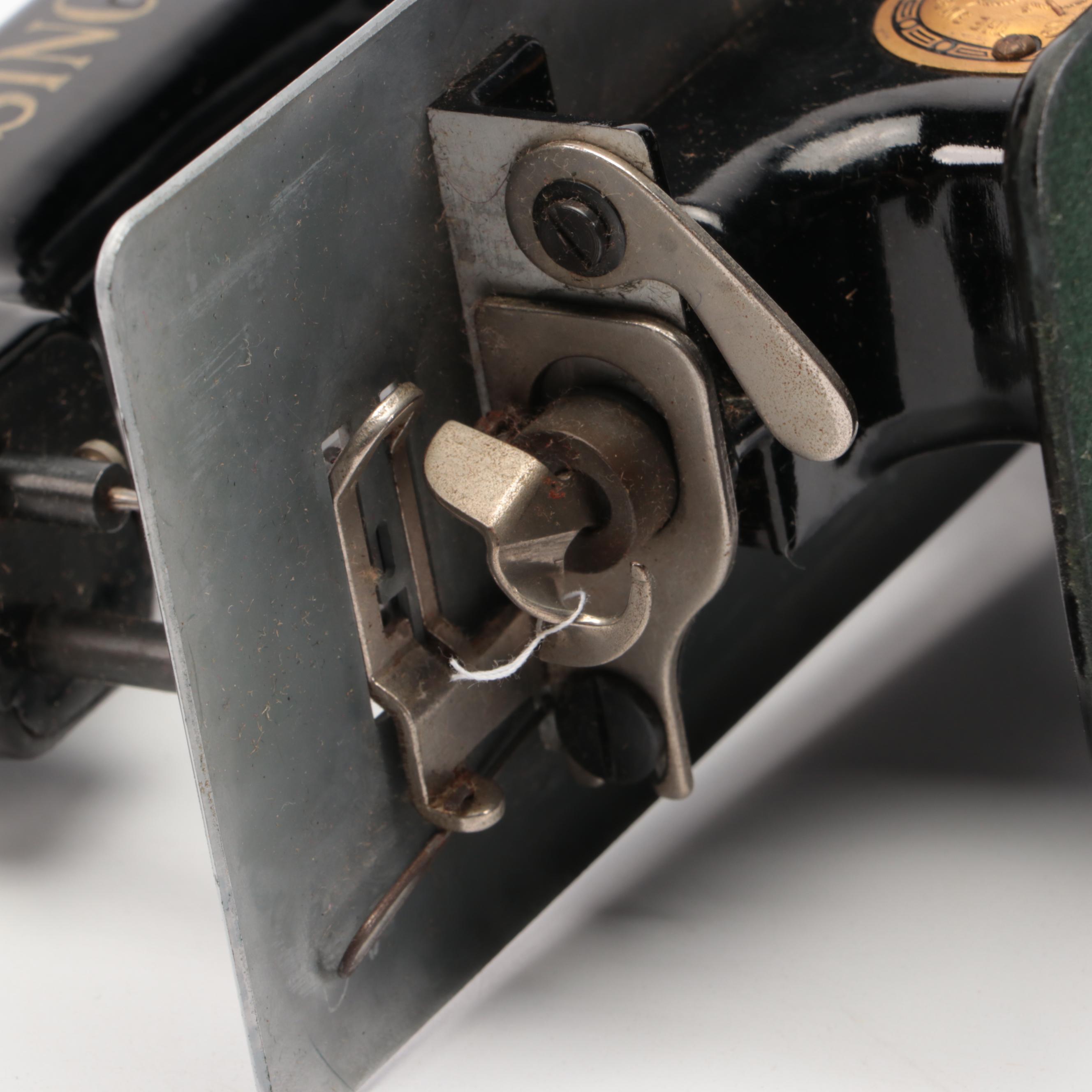 Singer No. 20 "SewHandy" Sewing Machine, Mid-20th Century