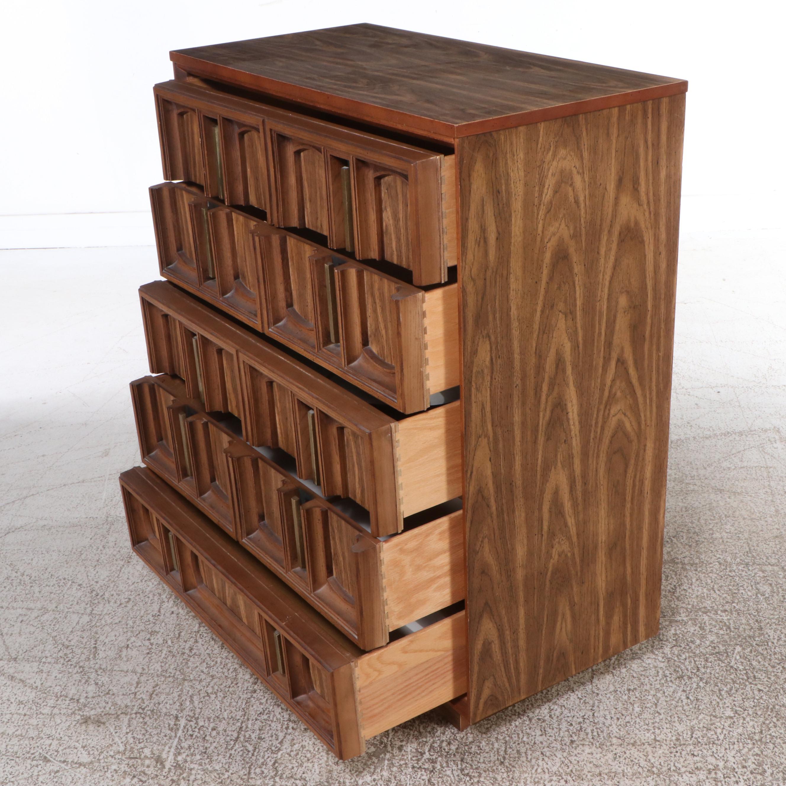 Pair of Bassett "Penthouse Pecan" Chests of Drawers