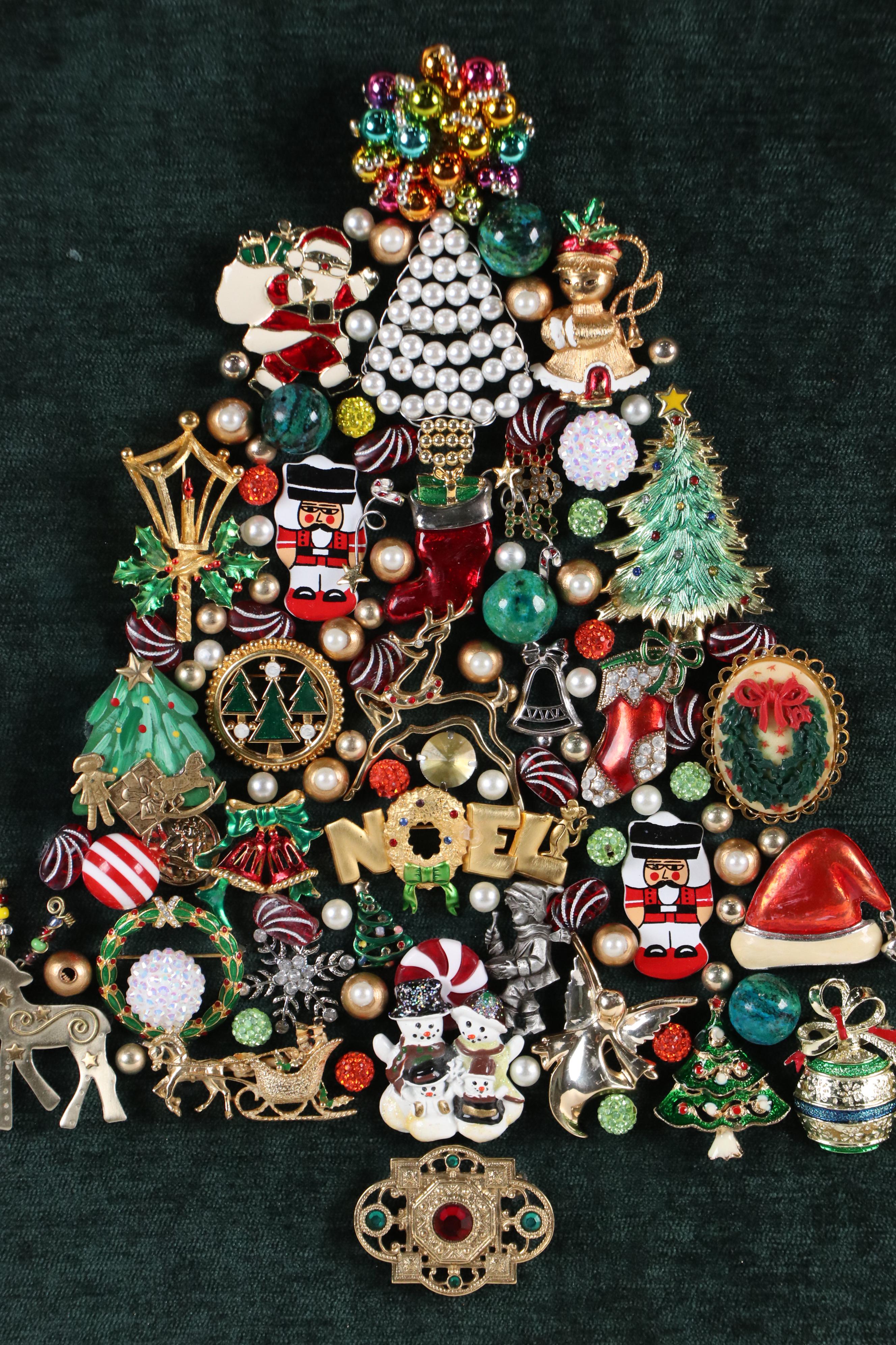 Karen Pagán Jewelry Art Christmas Tree Collage, 2024