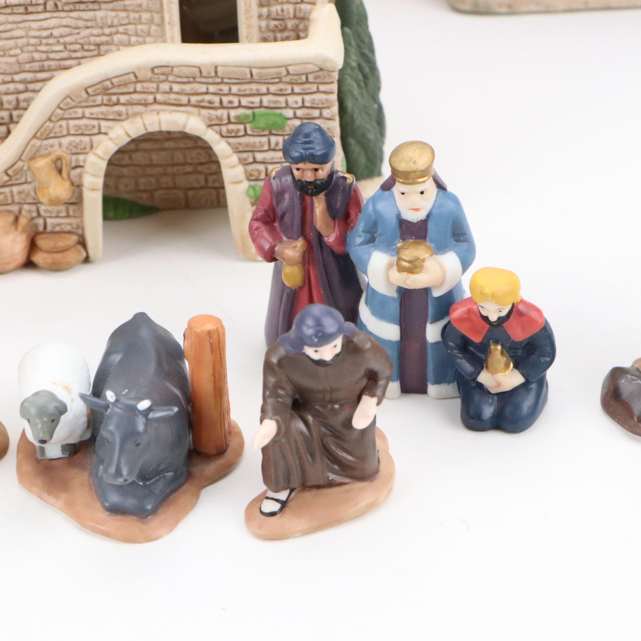 Dept. 56 Heritage Village Collection "Little Town of Bethlehem" Porcelain Set