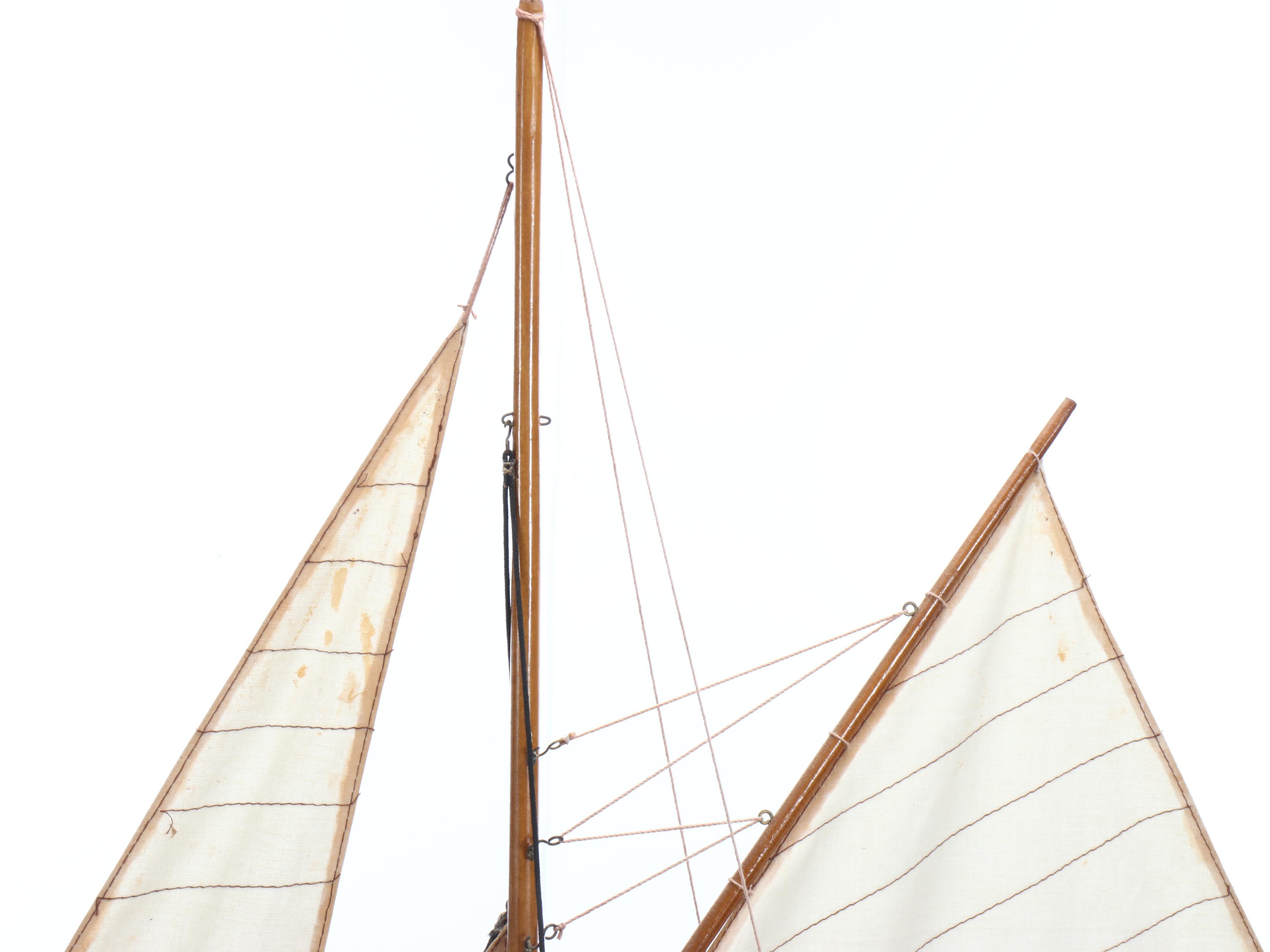 Solid Wood Deck Defender Pond Yacht Model Sailboat, Mid to Late 20th Century
