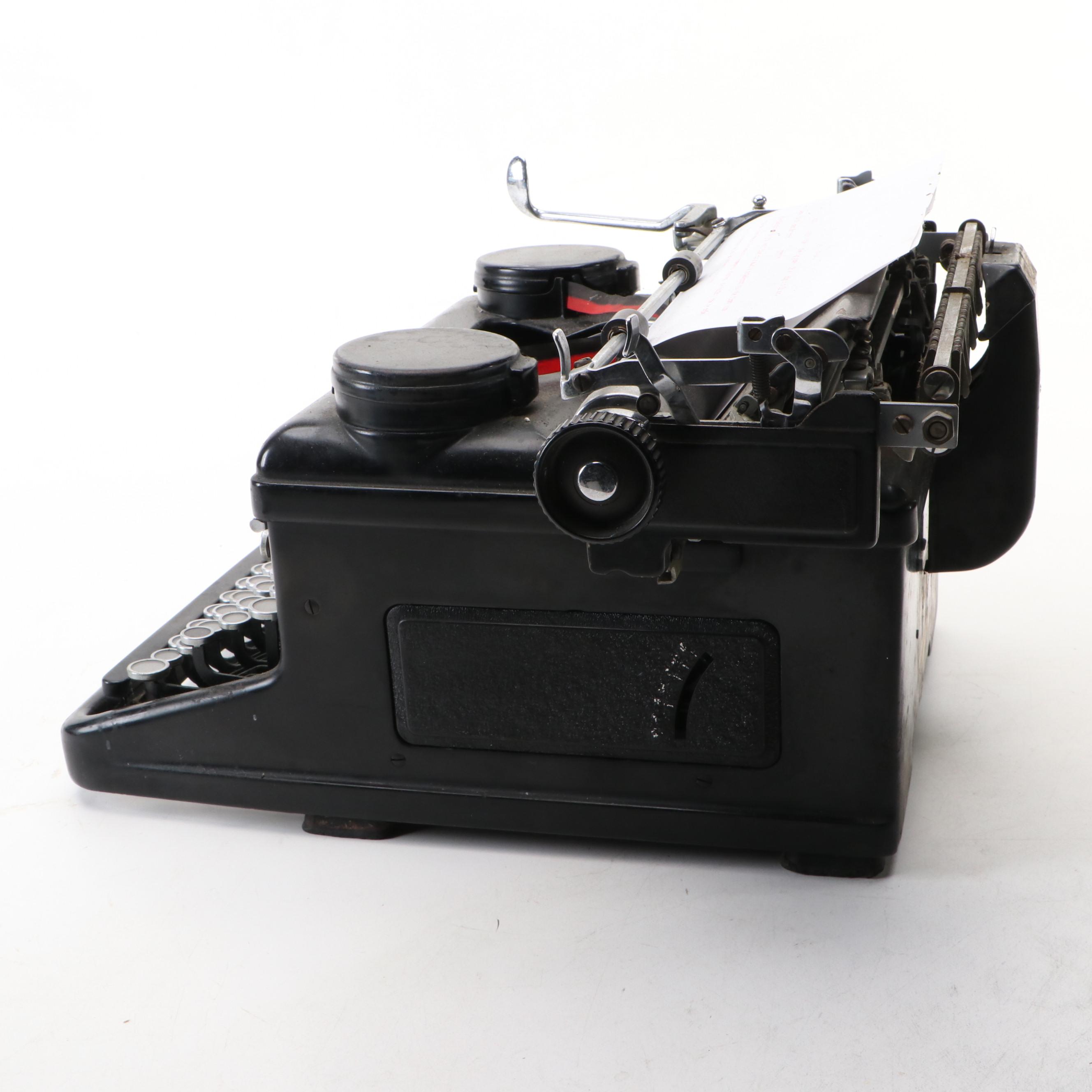 Royal Classic Manual Typewriter, Mid-20th Century