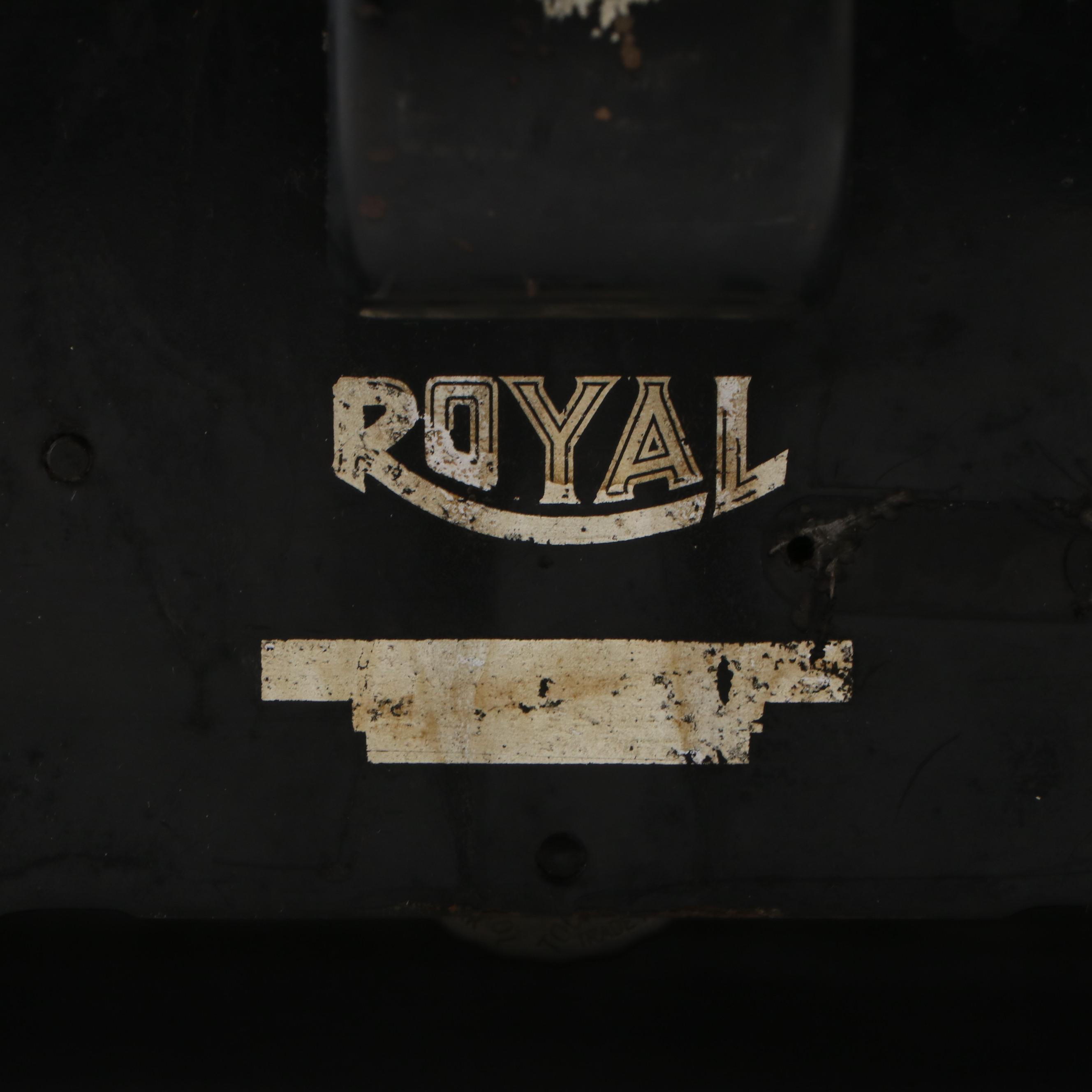 Royal Classic Manual Typewriter, Mid-20th Century