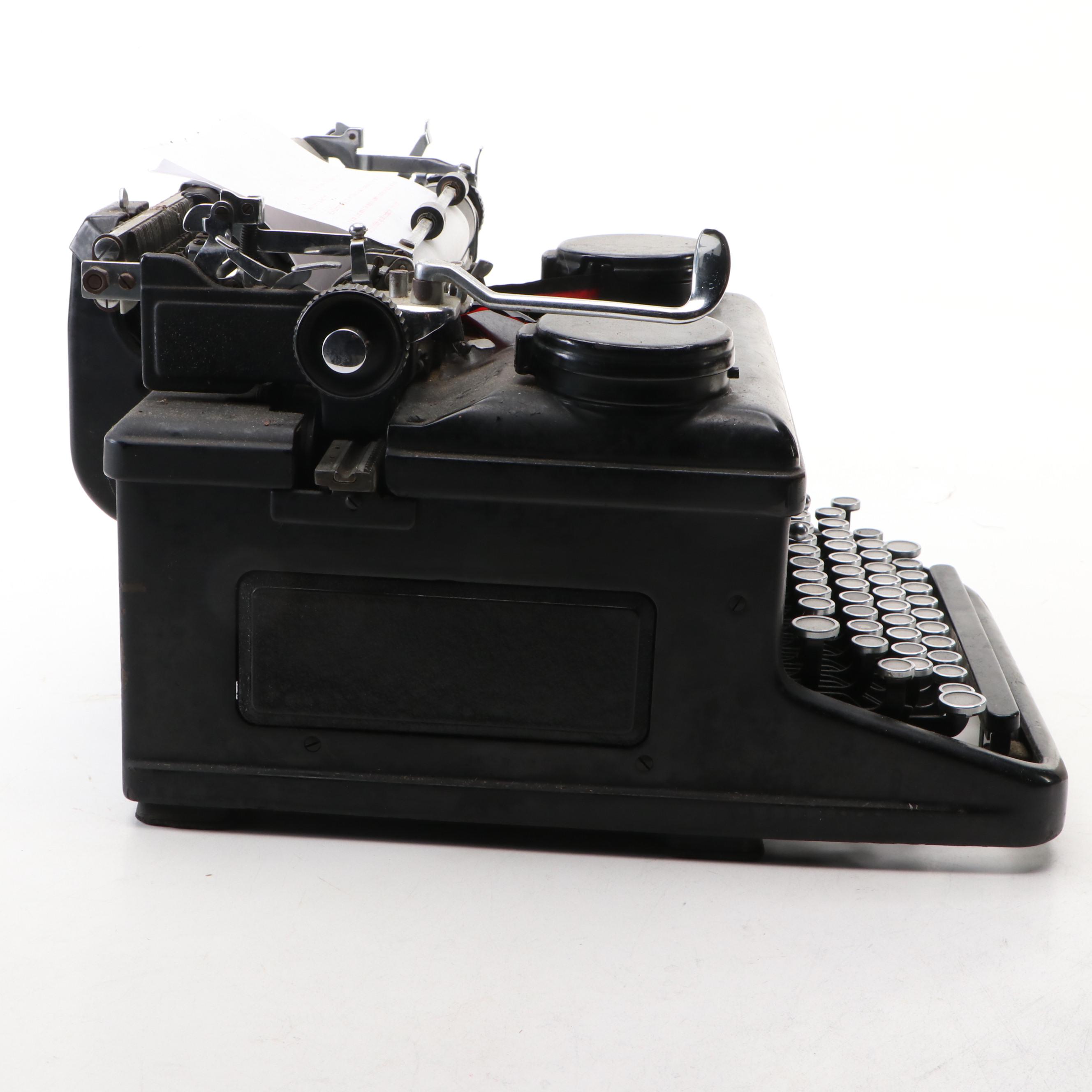 Royal Classic Manual Typewriter, Mid-20th Century