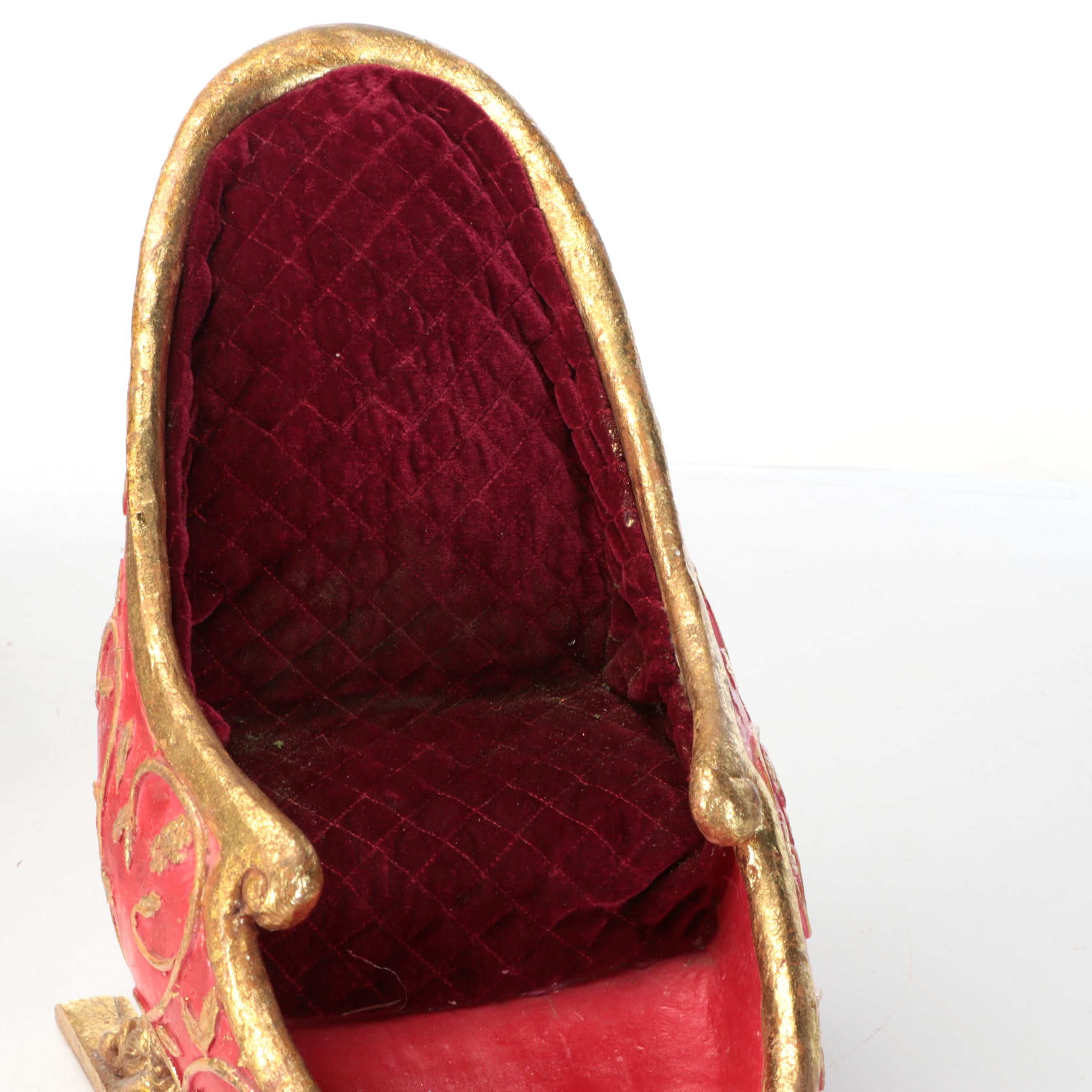 Santa's Sleigh with Christmas Tree and Yankee Clipper Sled