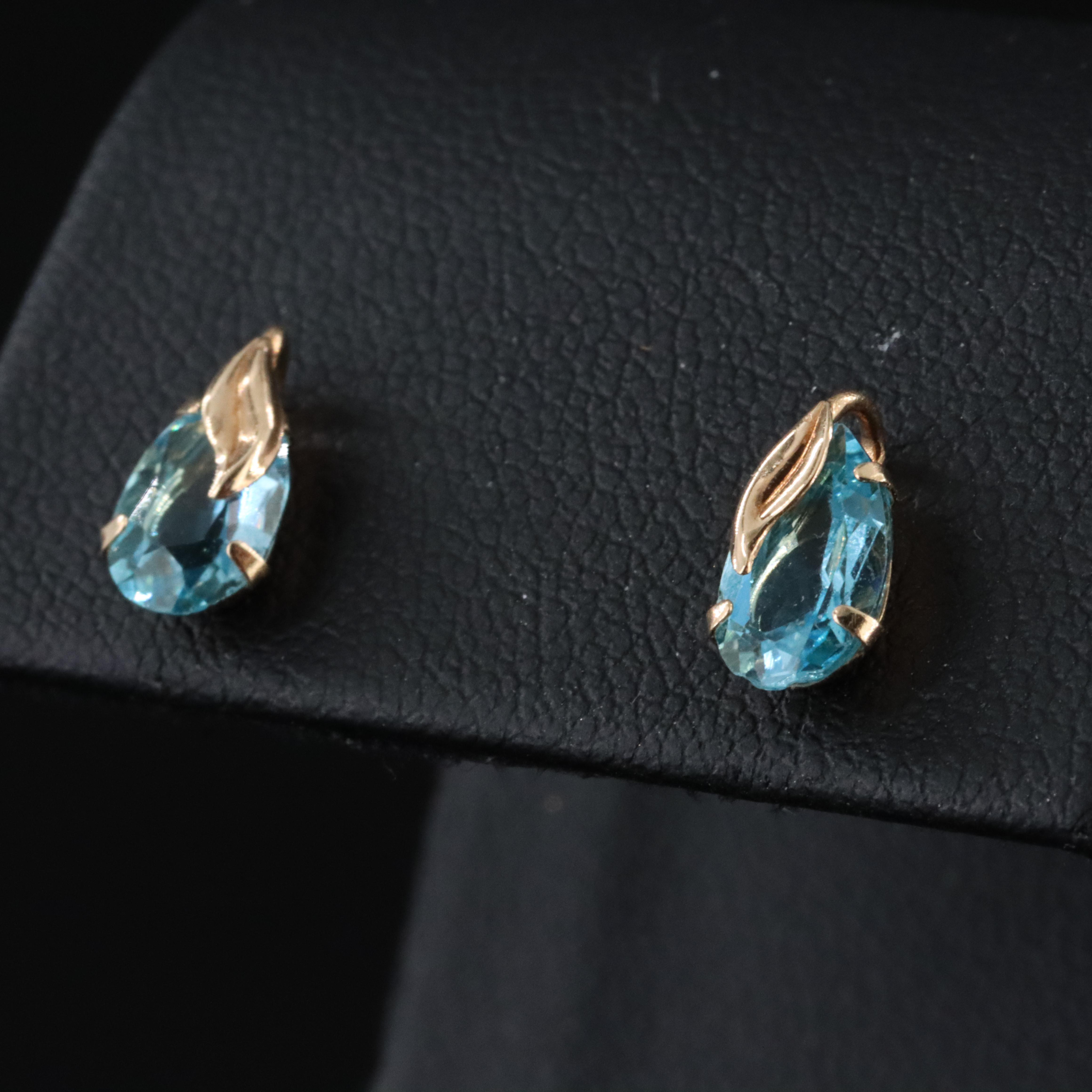 10K Foliate Topaz Stud Earrings