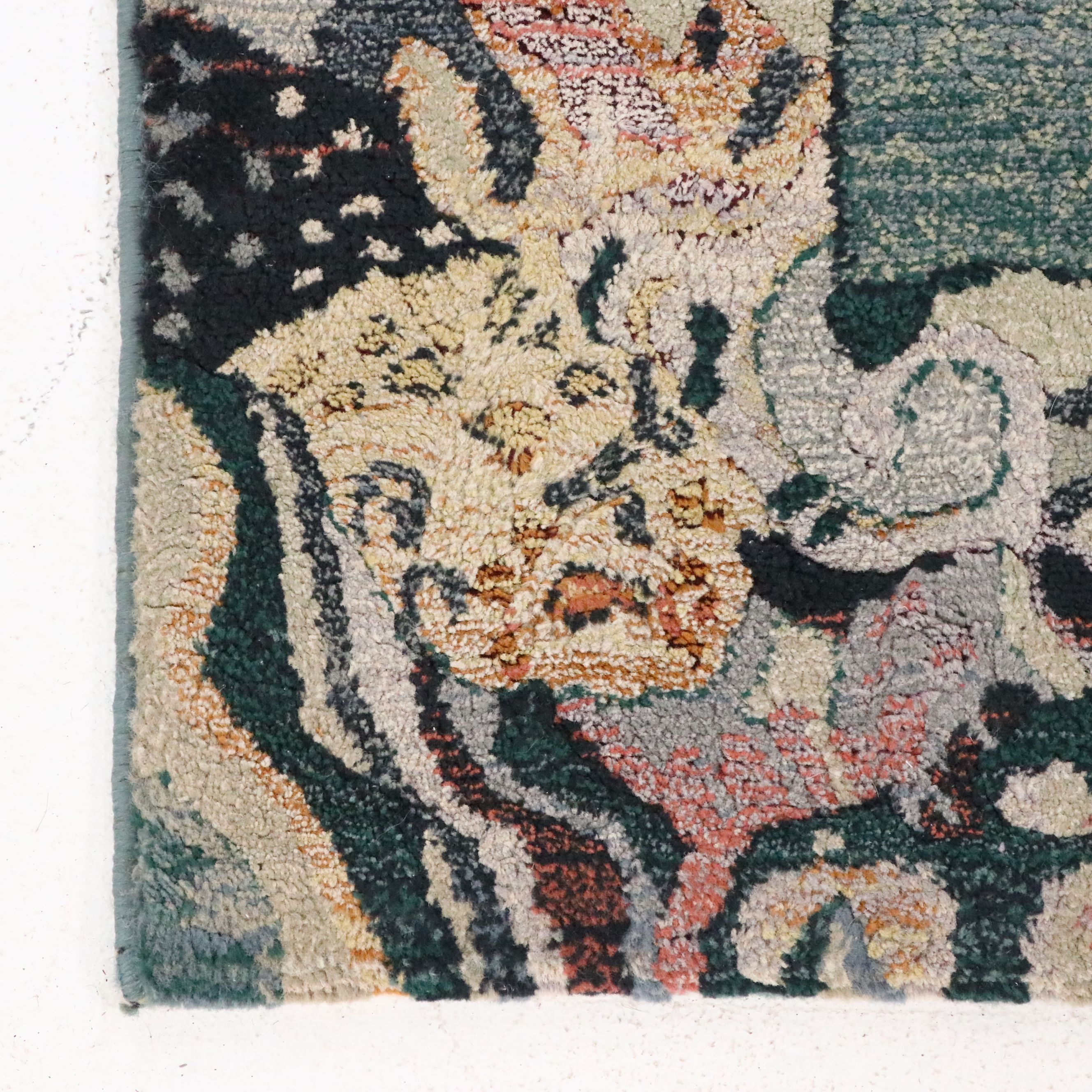 5'1 x 7'7 Machine Made Egyptian The Rug Gallery Floral Contemporary Area Rug