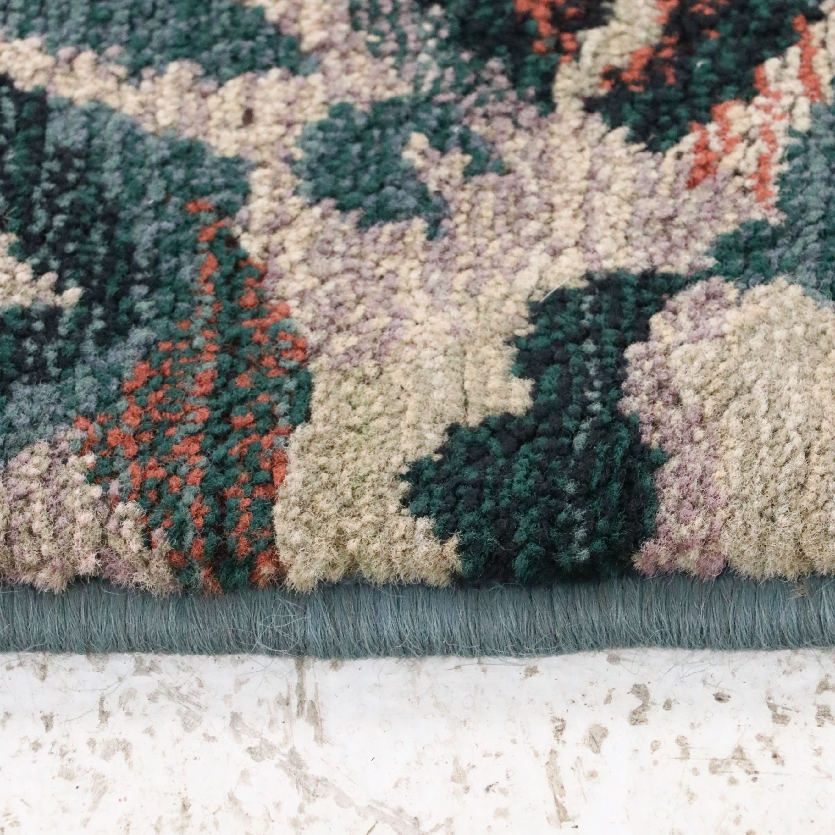 5'1 x 7'7 Machine Made Egyptian The Rug Gallery Floral Contemporary Area Rug