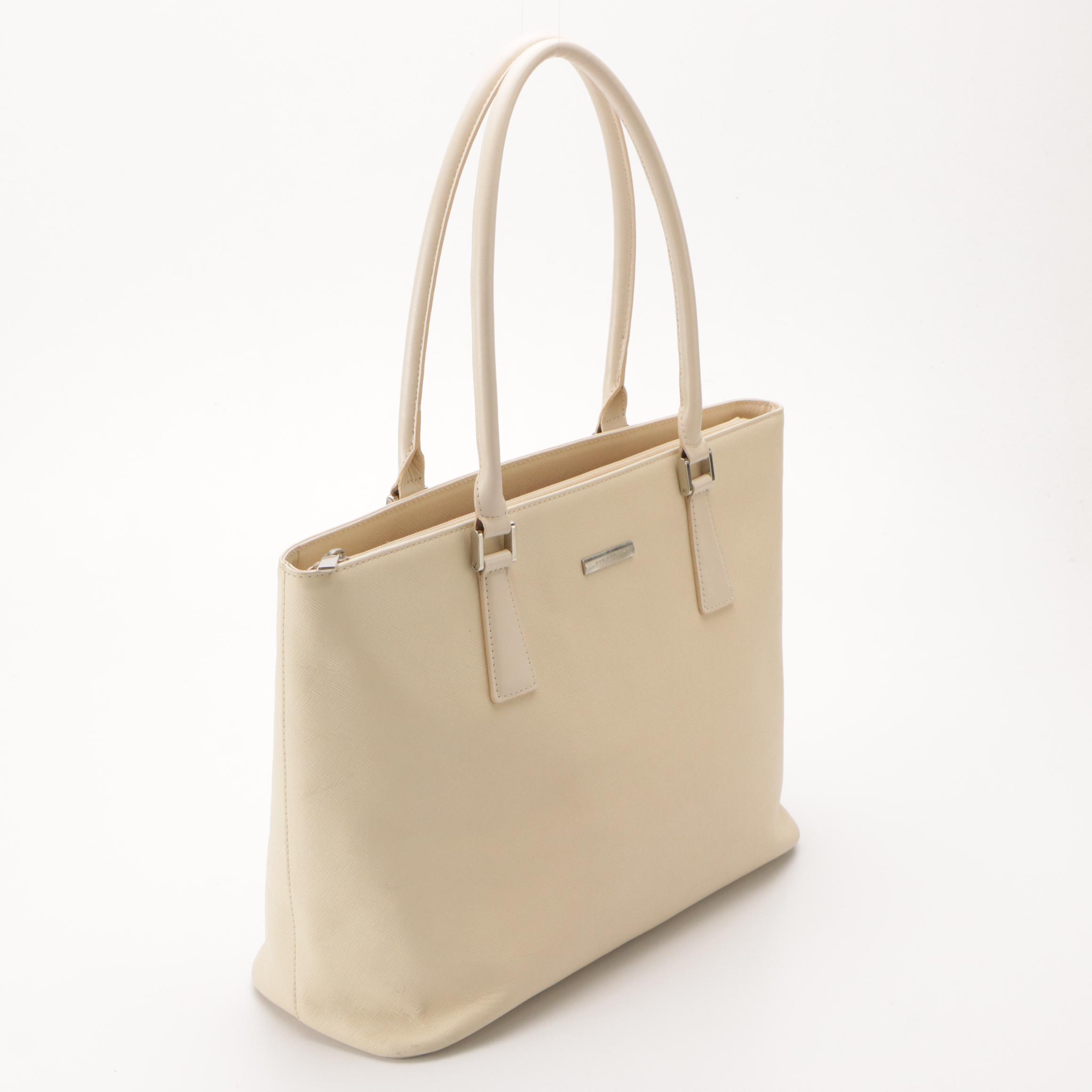 Burberry Shoulder Bag in Off-White Leather