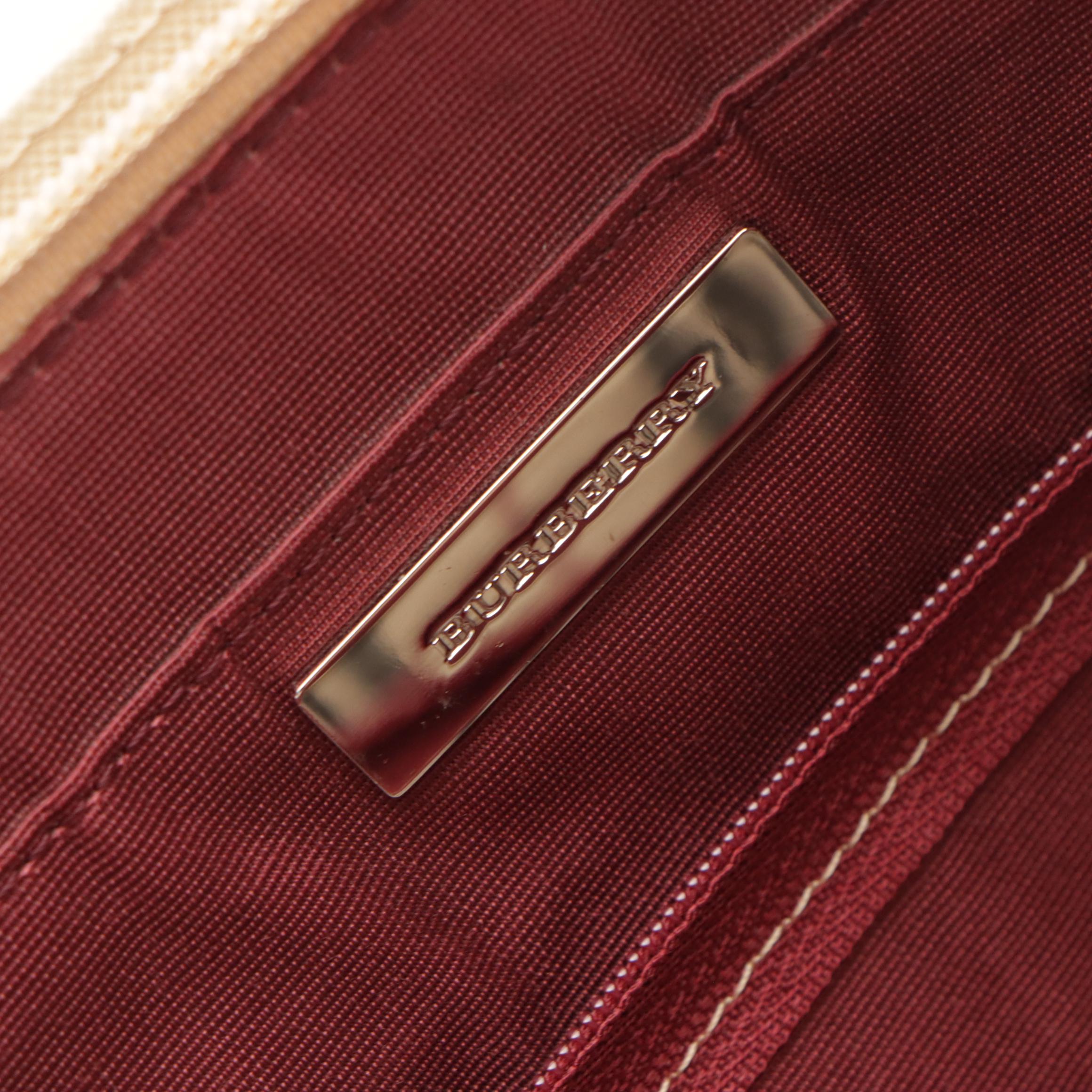 Burberry Shoulder Bag in Off-White Leather