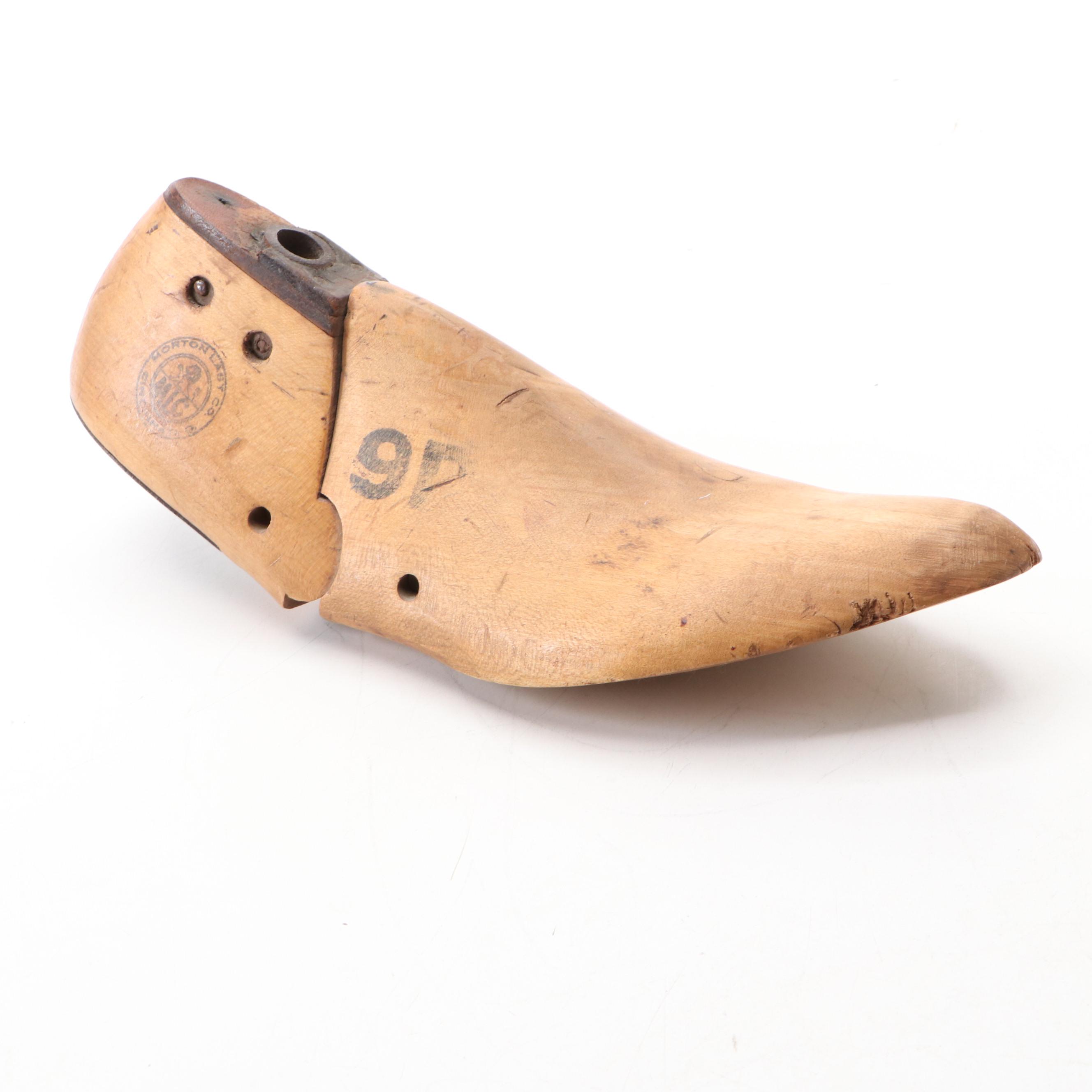 Cincinnati Morton Last Co. World War II Era U.S. Navy Wooden Shoe Form, 1942