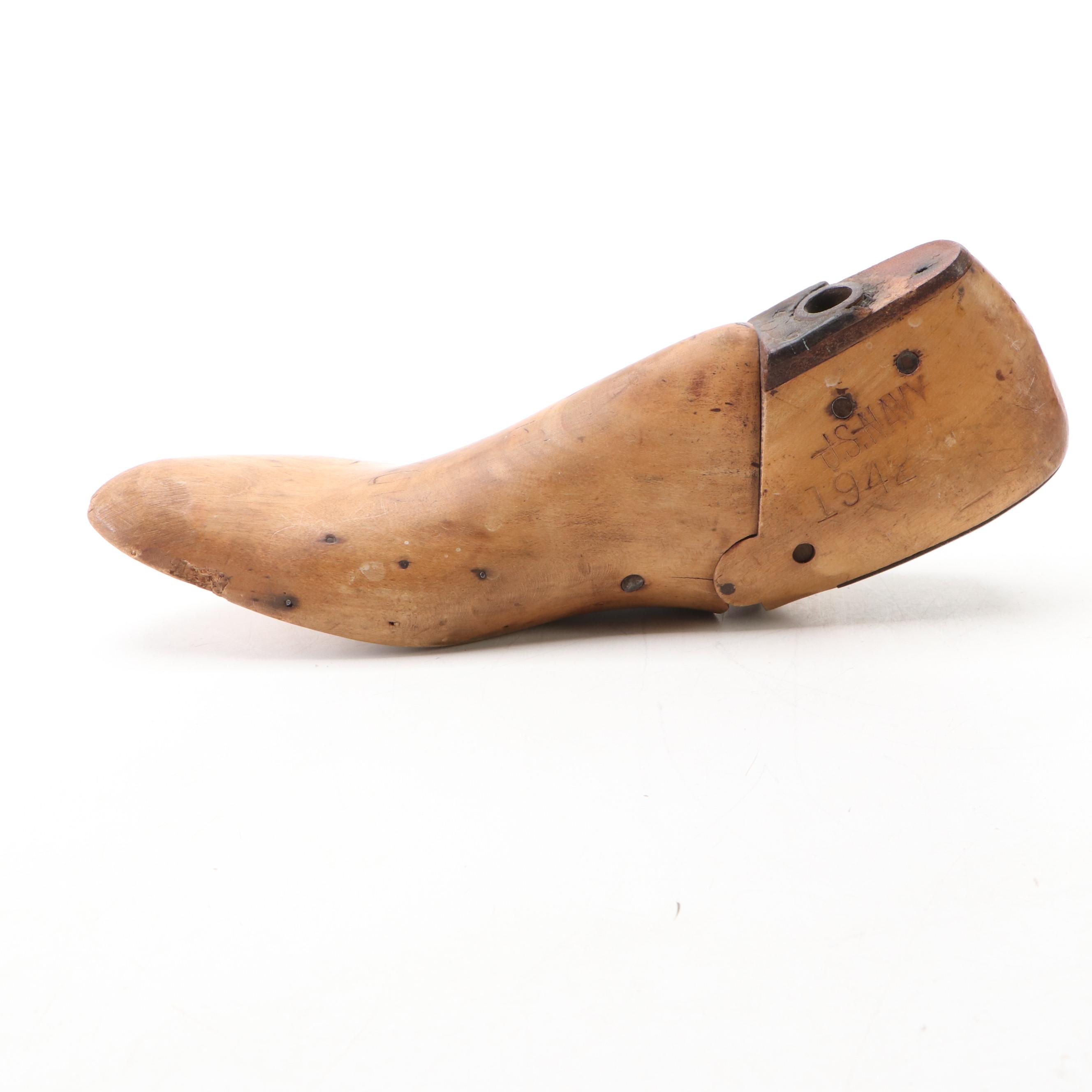 Cincinnati Morton Last Co. World War II Era U.S. Navy Wooden Shoe Form, 1942