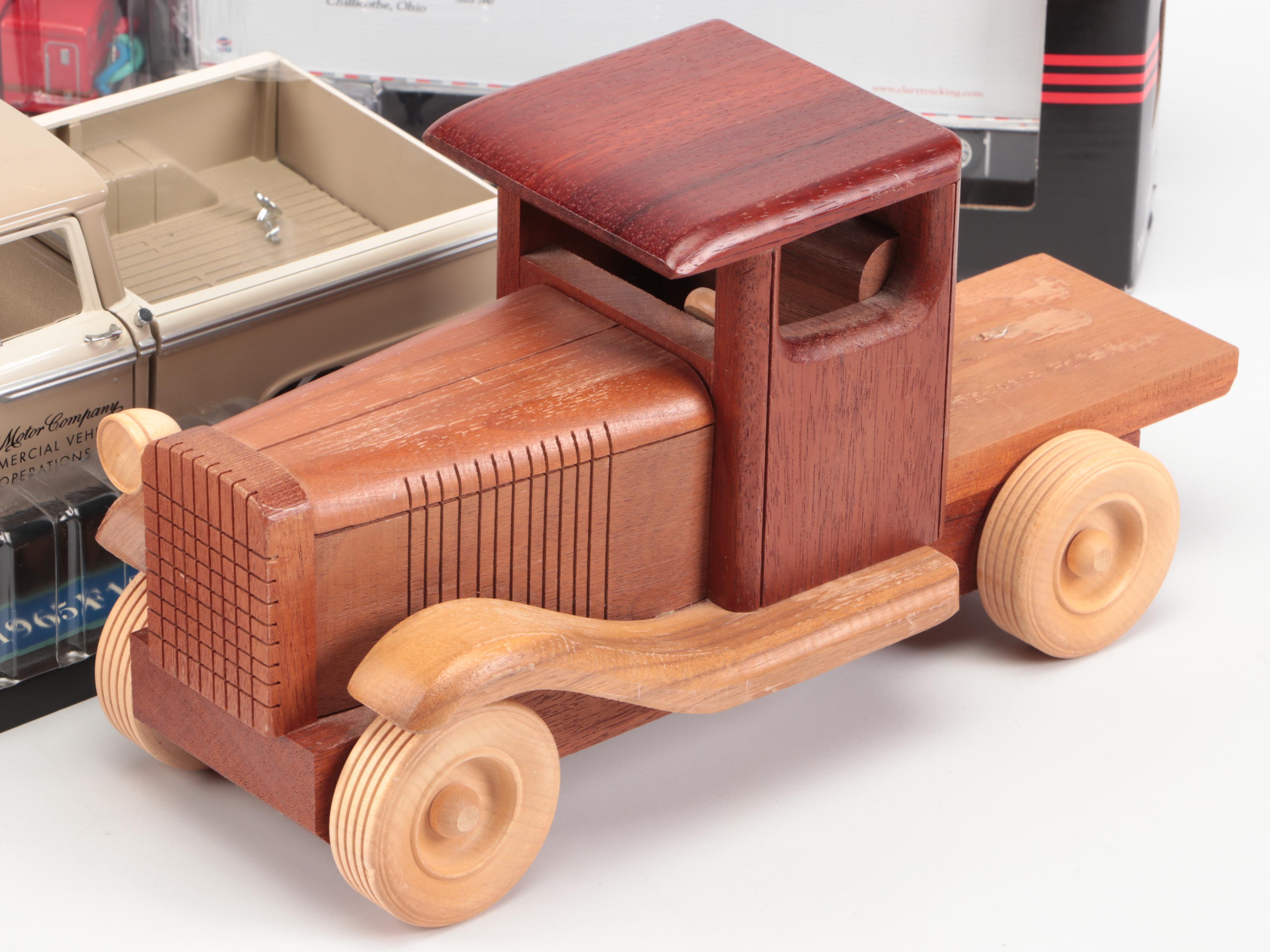 MotorMax "1956 Ford Thunderbird" with Hot Wheels "T-Totaller" and More Cars