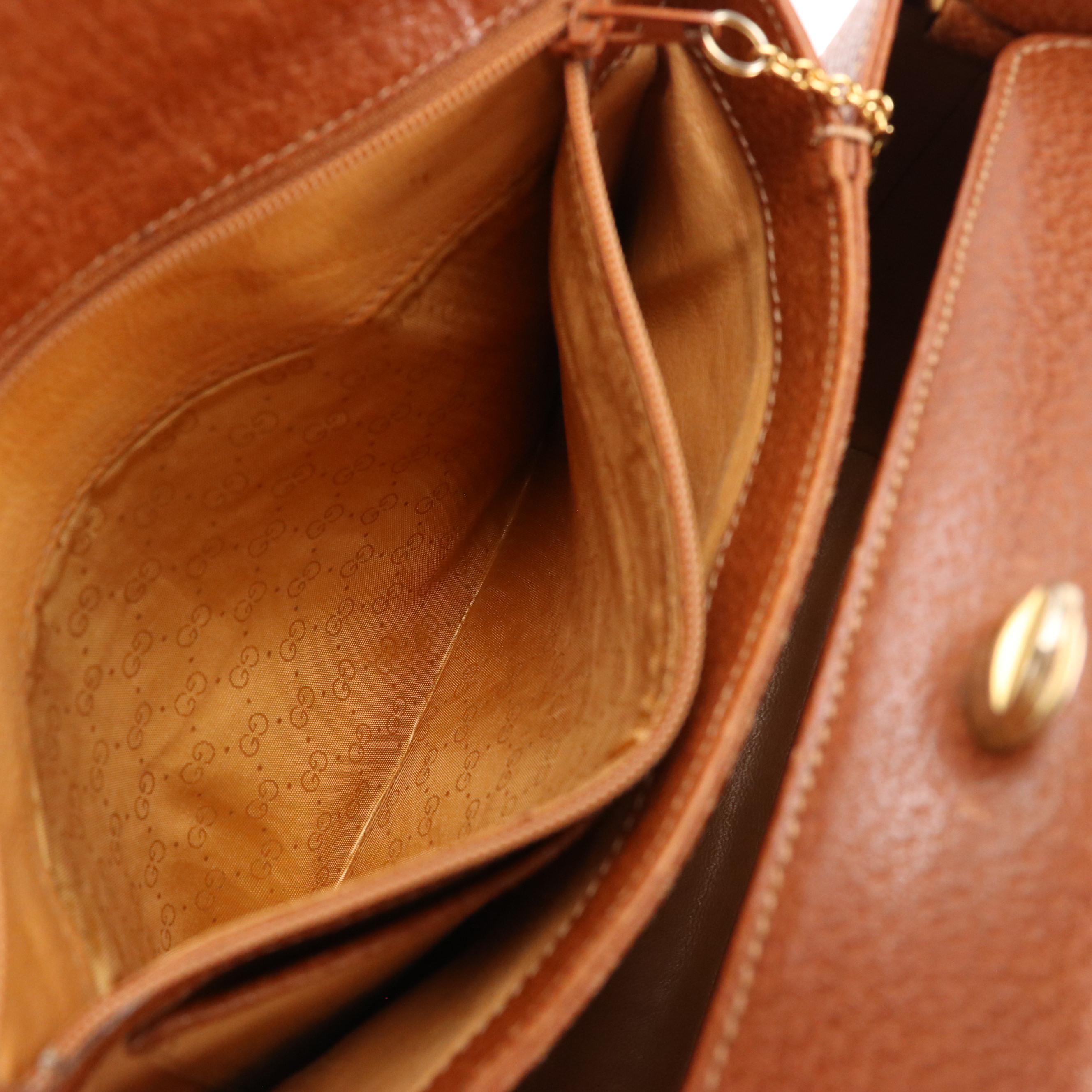 Gucci Top Handle Turnlock Handbag in Brown Cinghiale Leather