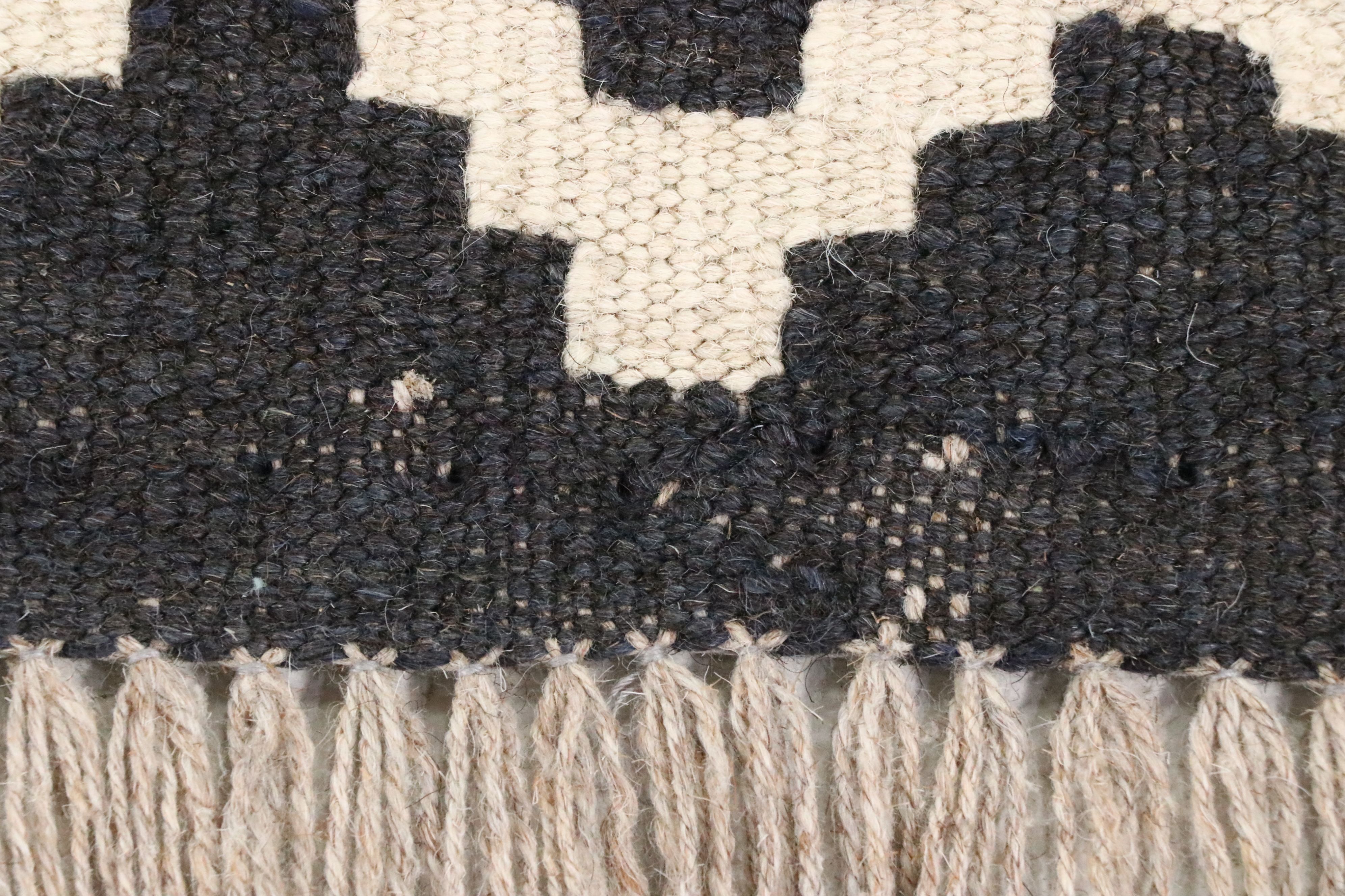 8'5 x 11'7 Handwoven Pakistani Kilim Area Rug