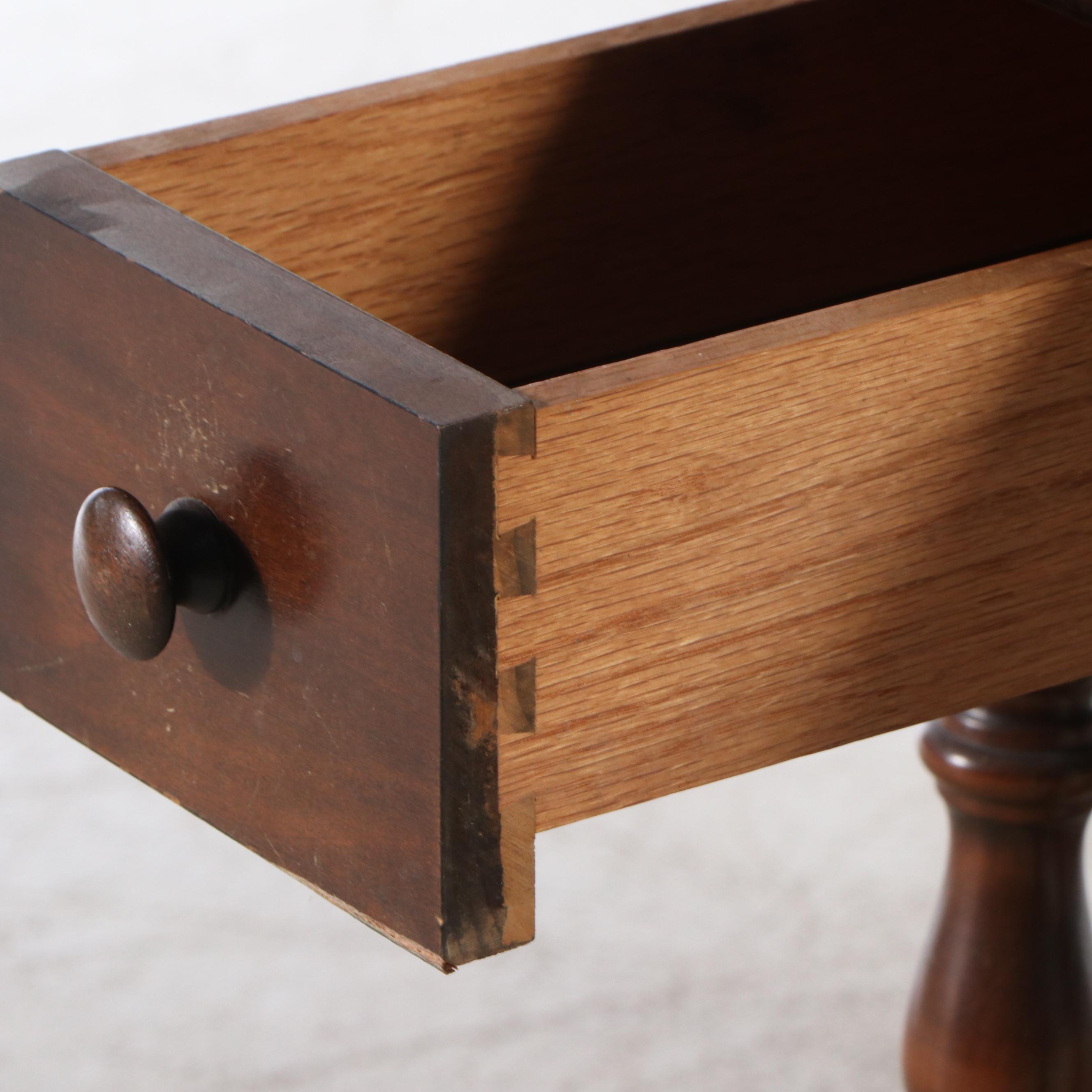 William and Mary Style Gateleg Mahogany Drop Leaf Table