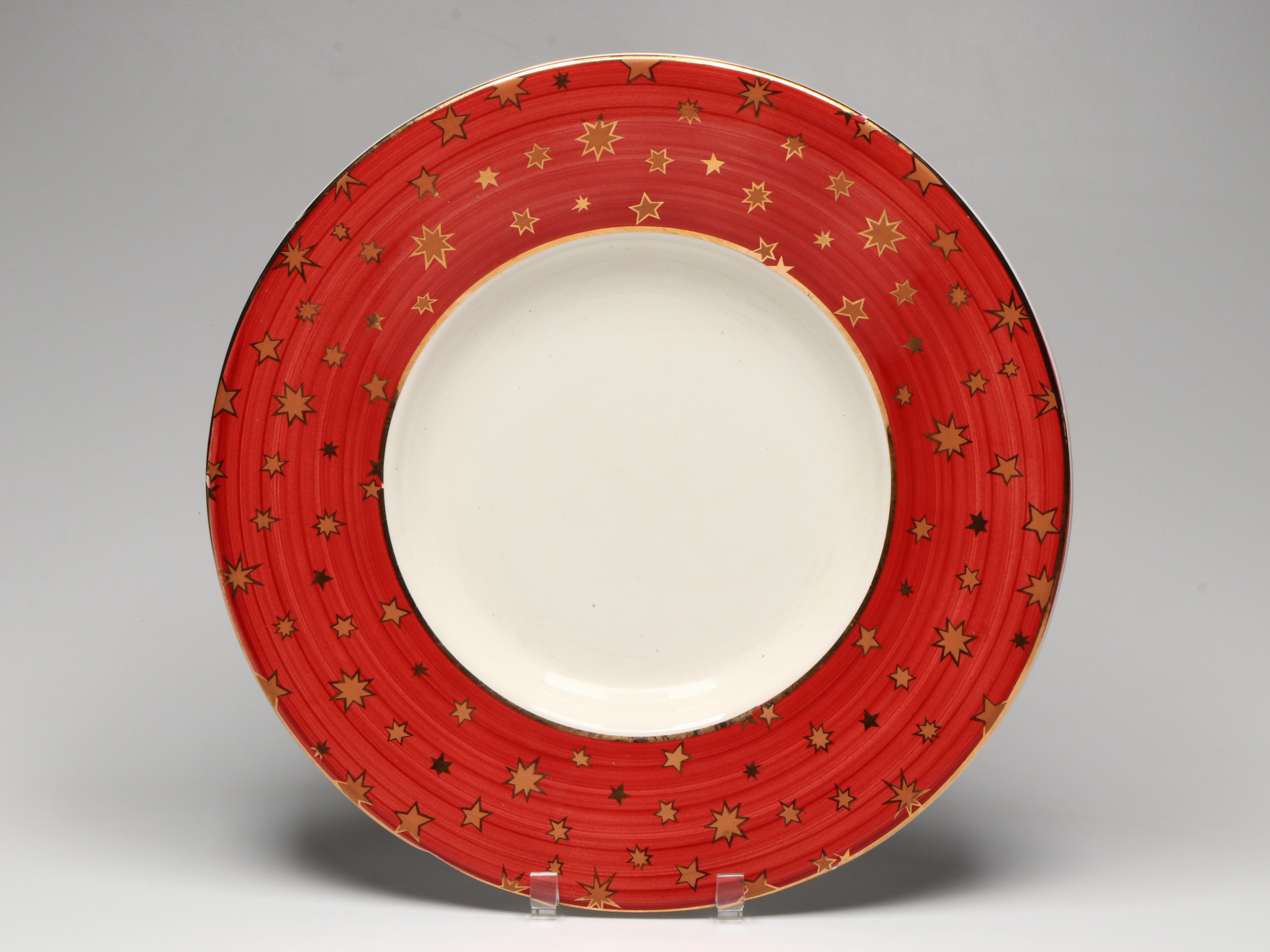 Sakura "Galaxy" Dinnerware and Cups with Salt Shaker and Varm Ceramica Platter