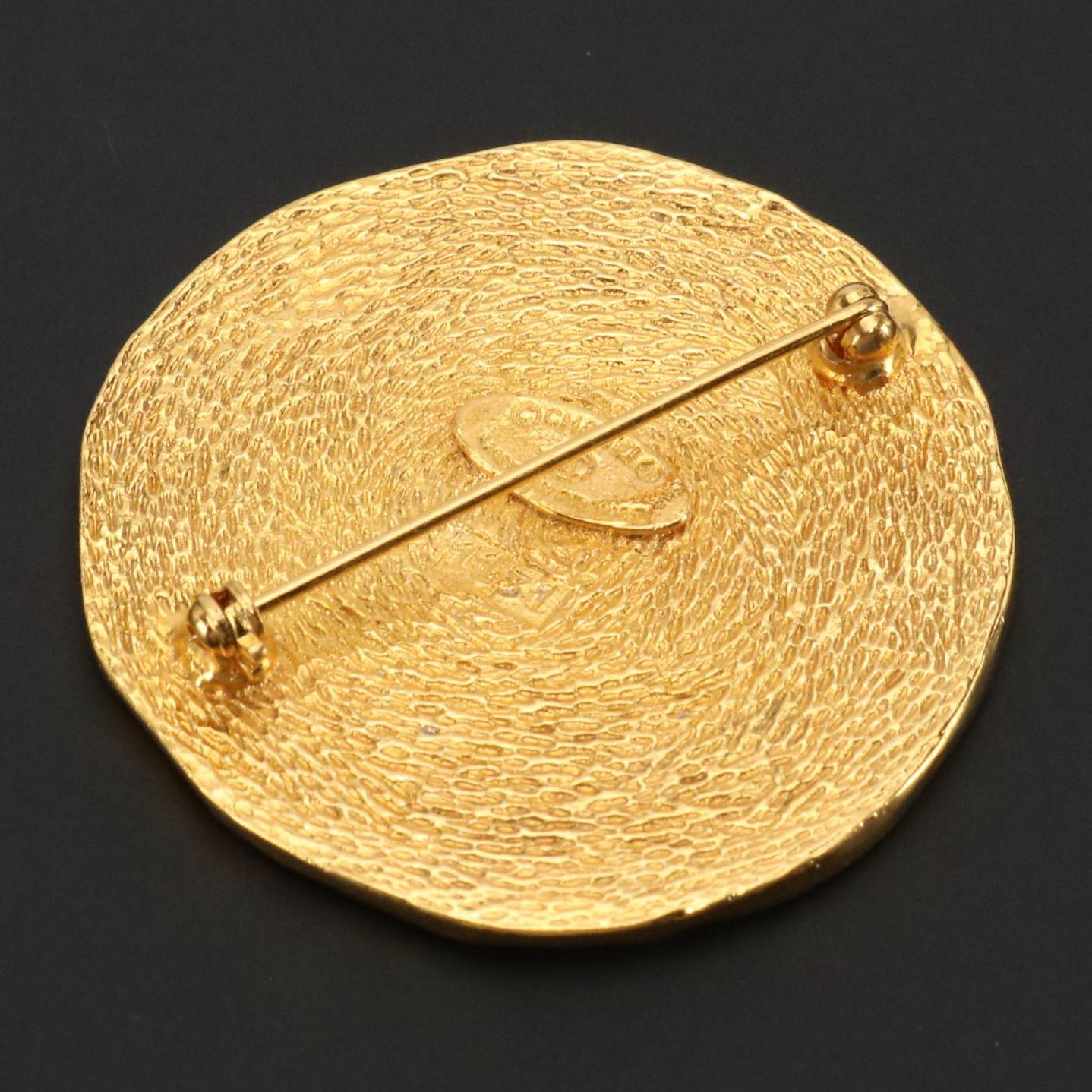 Chanel 31 Rue Cambon Round Brooch Pin