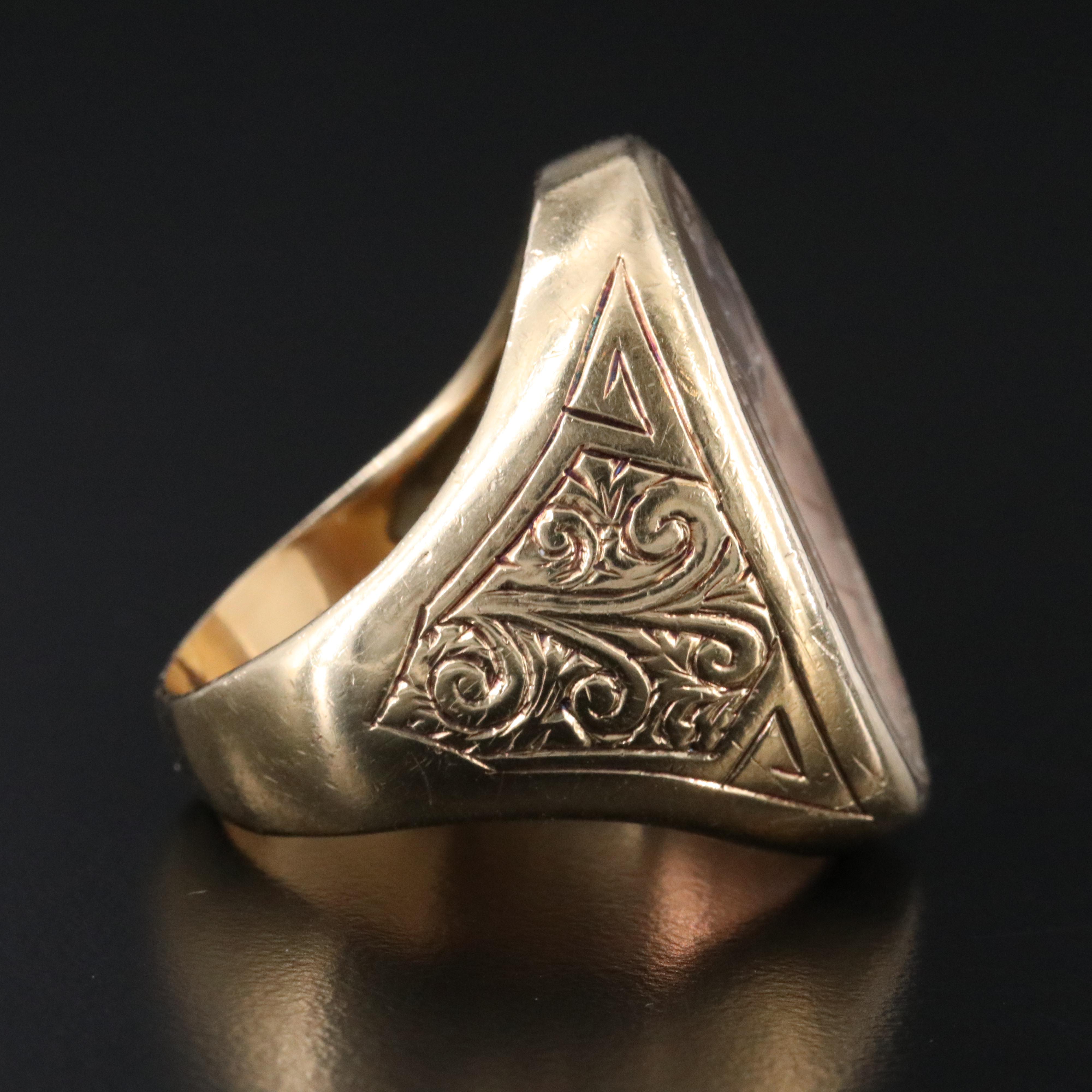Vintage 14K Quartz Intaglio Crest Ring