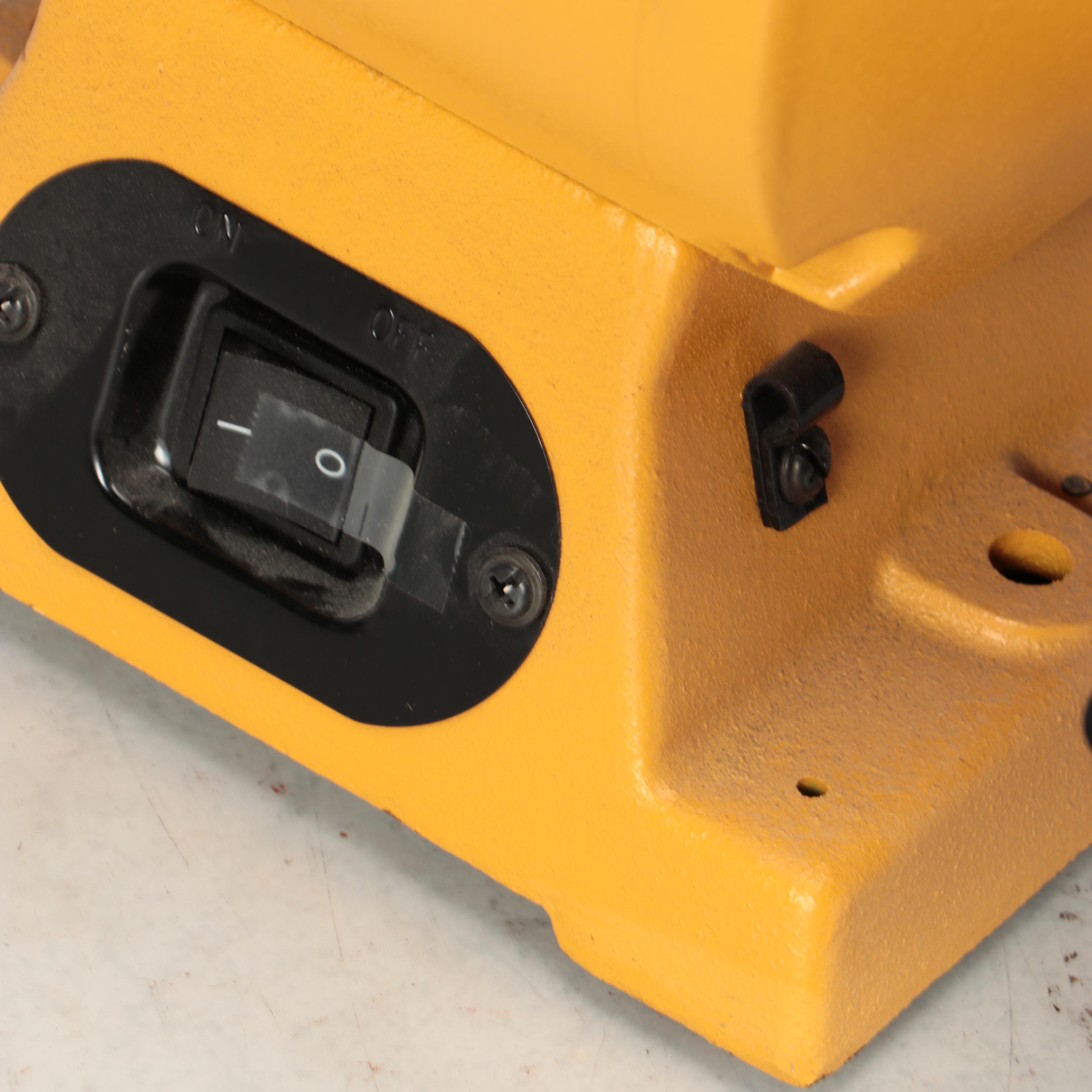 DeWalt Heavy Duty 8" Bench Grinder