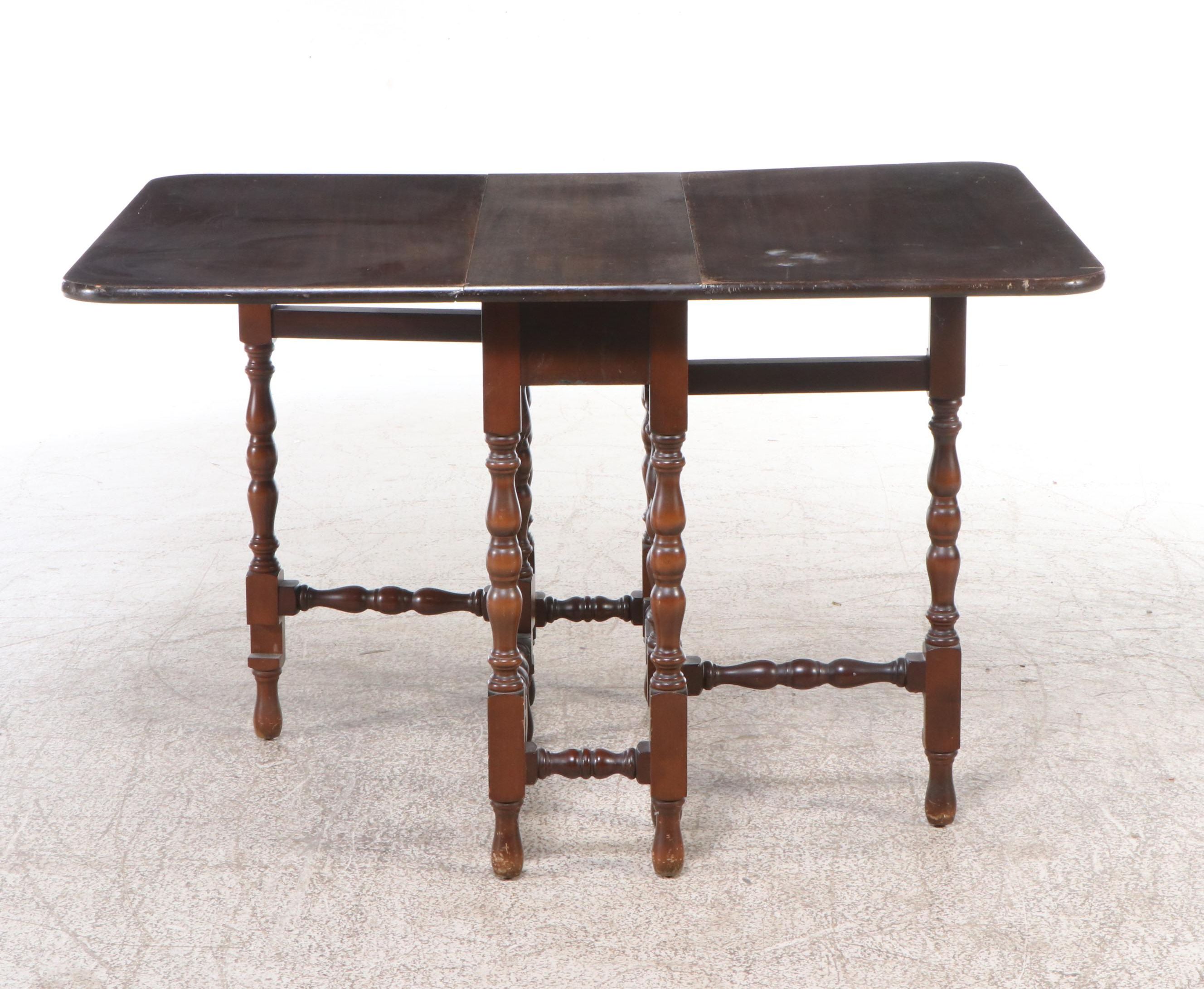 William and Mary Style Gateleg Mahogany Drop Leaf Table