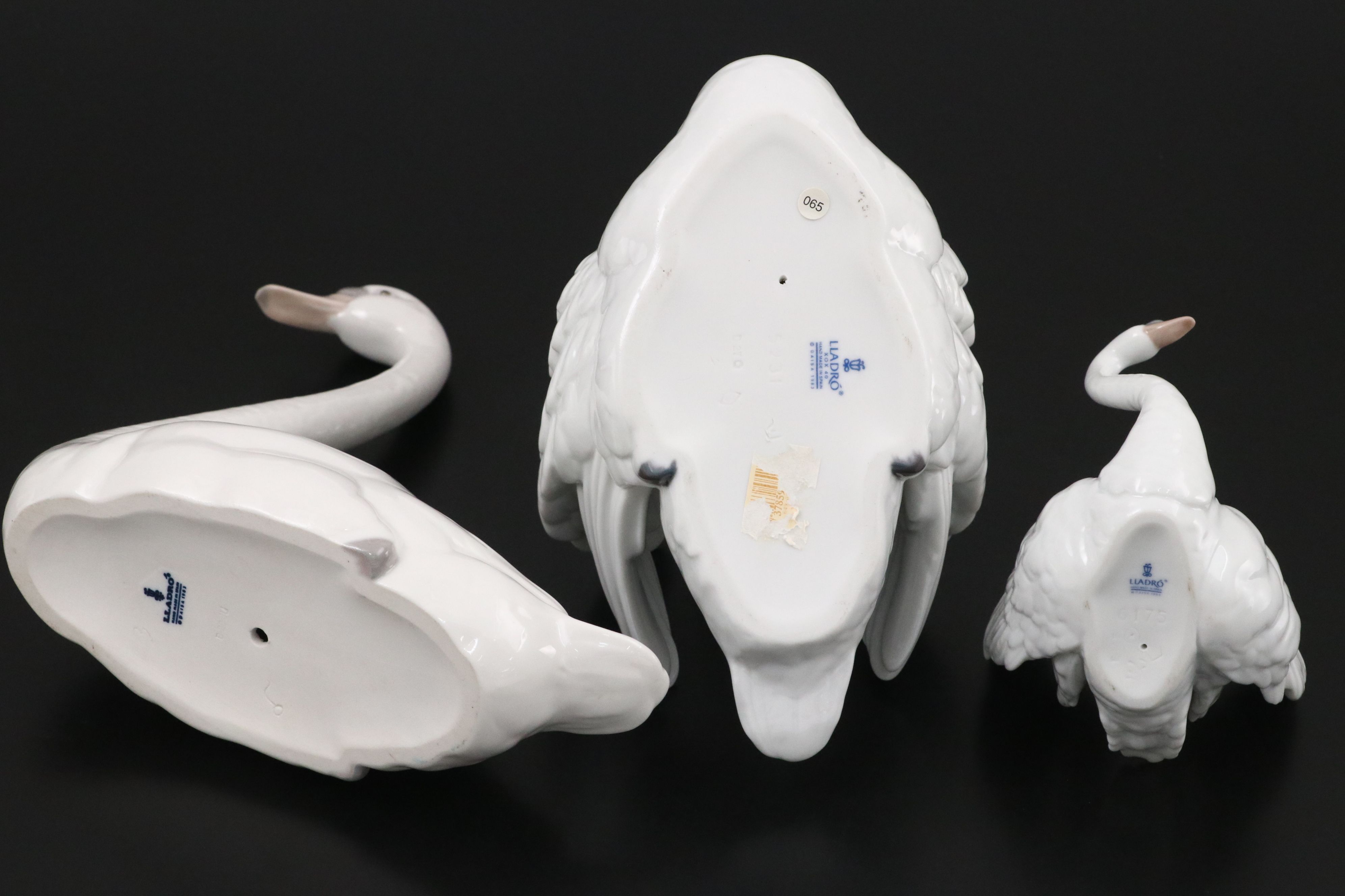Lladró Porcelain Swan Figurines