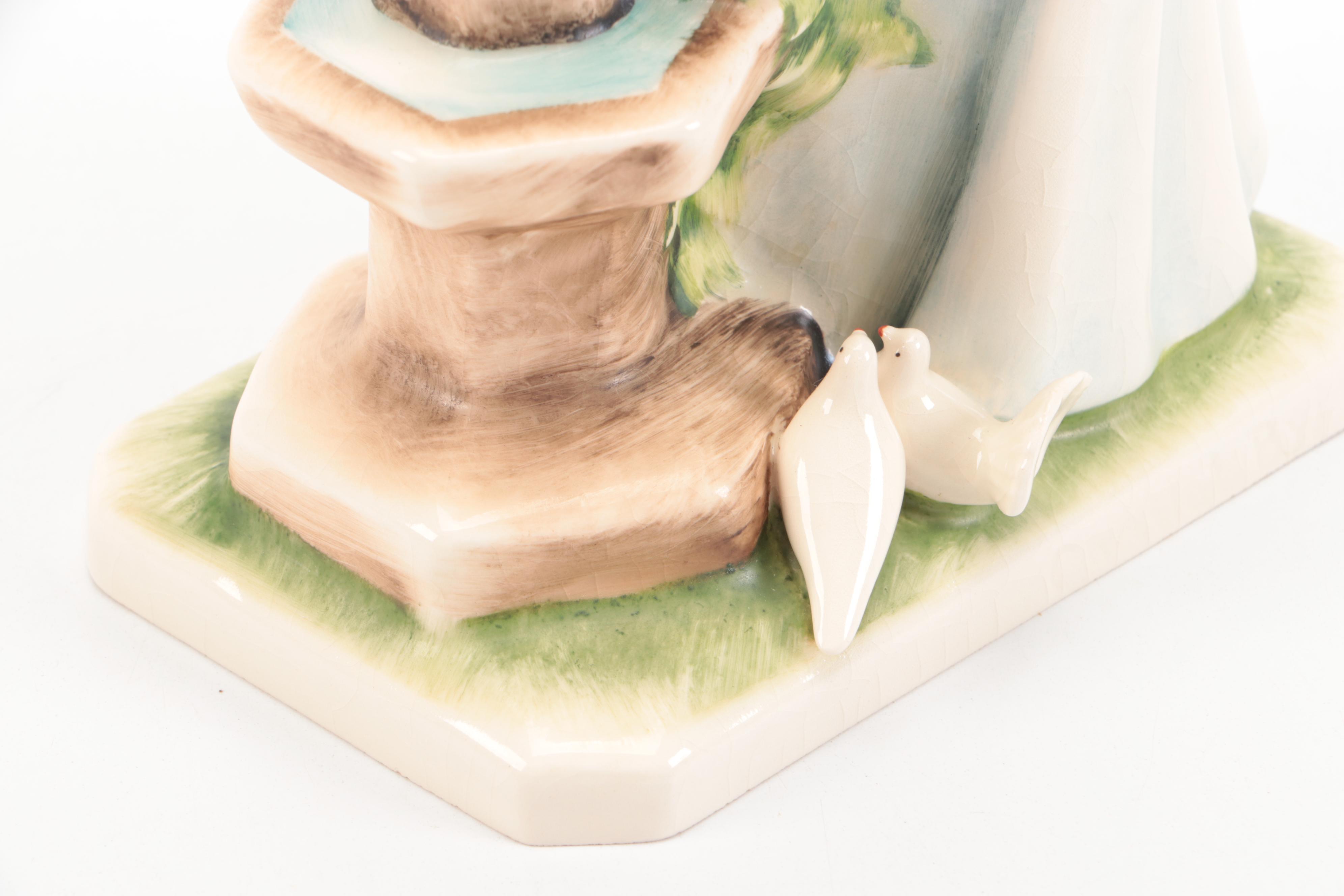 Goebel "Madonna of the Doves" Porcelain Hummel Figurine