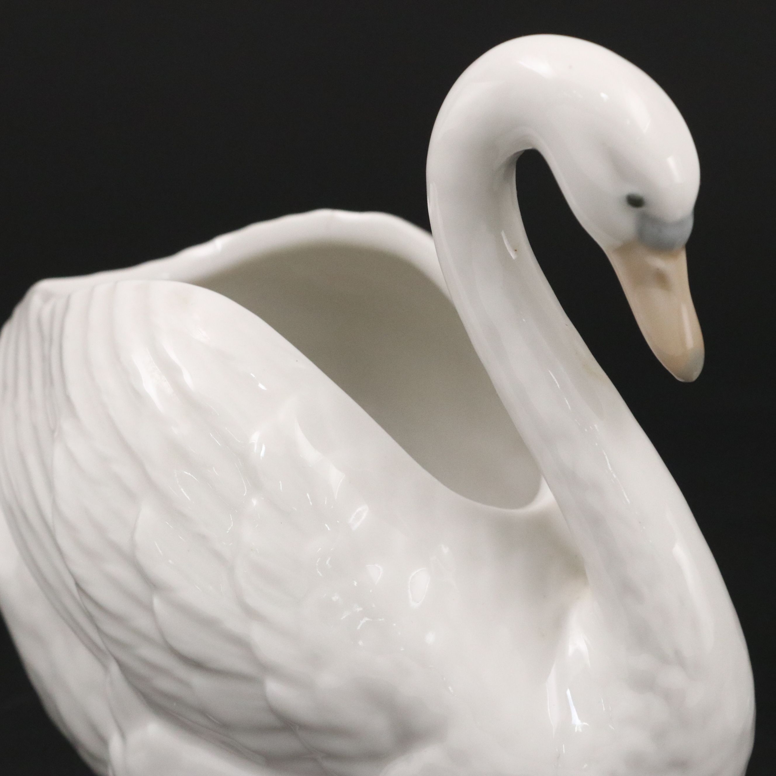 Nao by Lladró Porcelain Swan Figurine with Planter