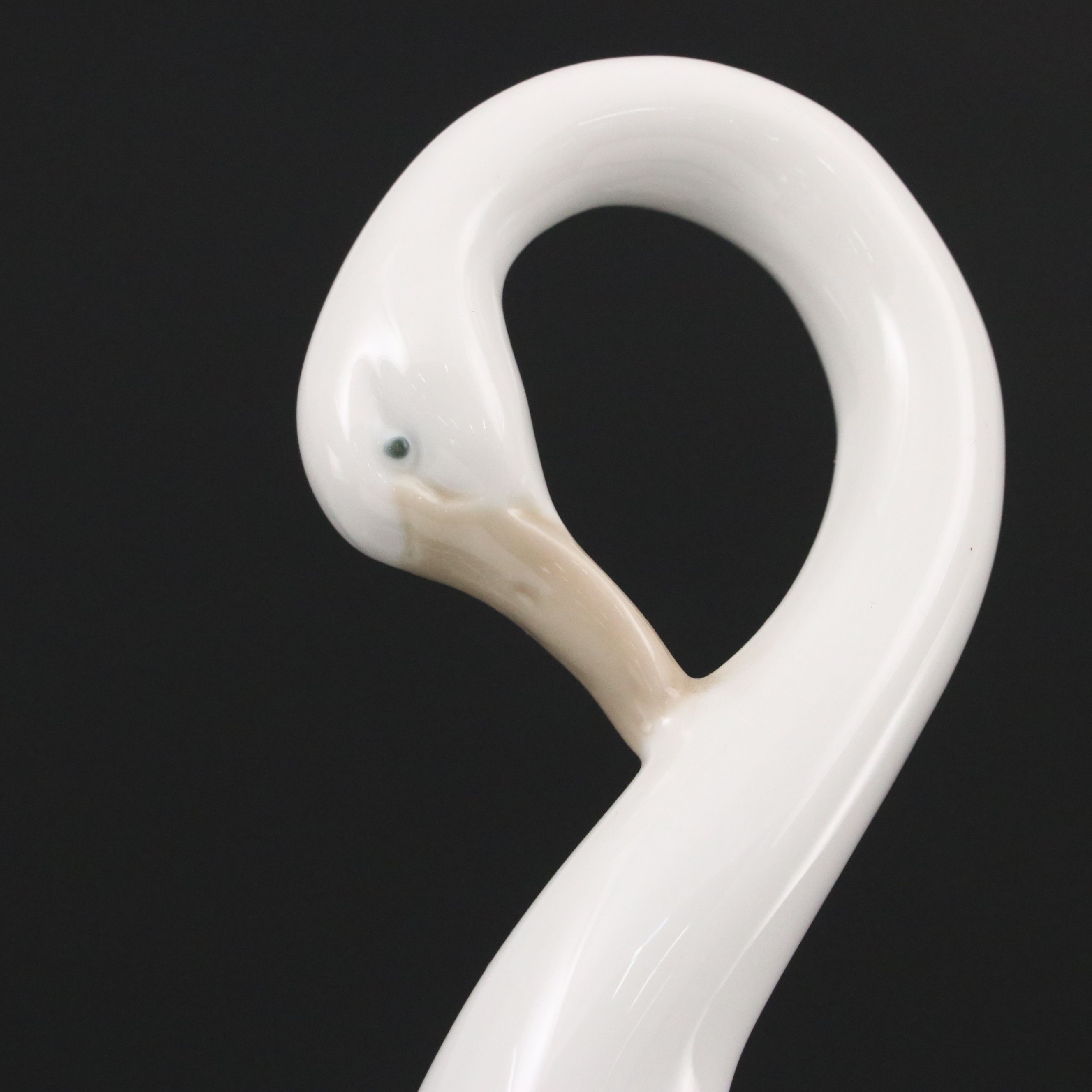 Nao by Lladró Porcelain Swan Figurine with Planter