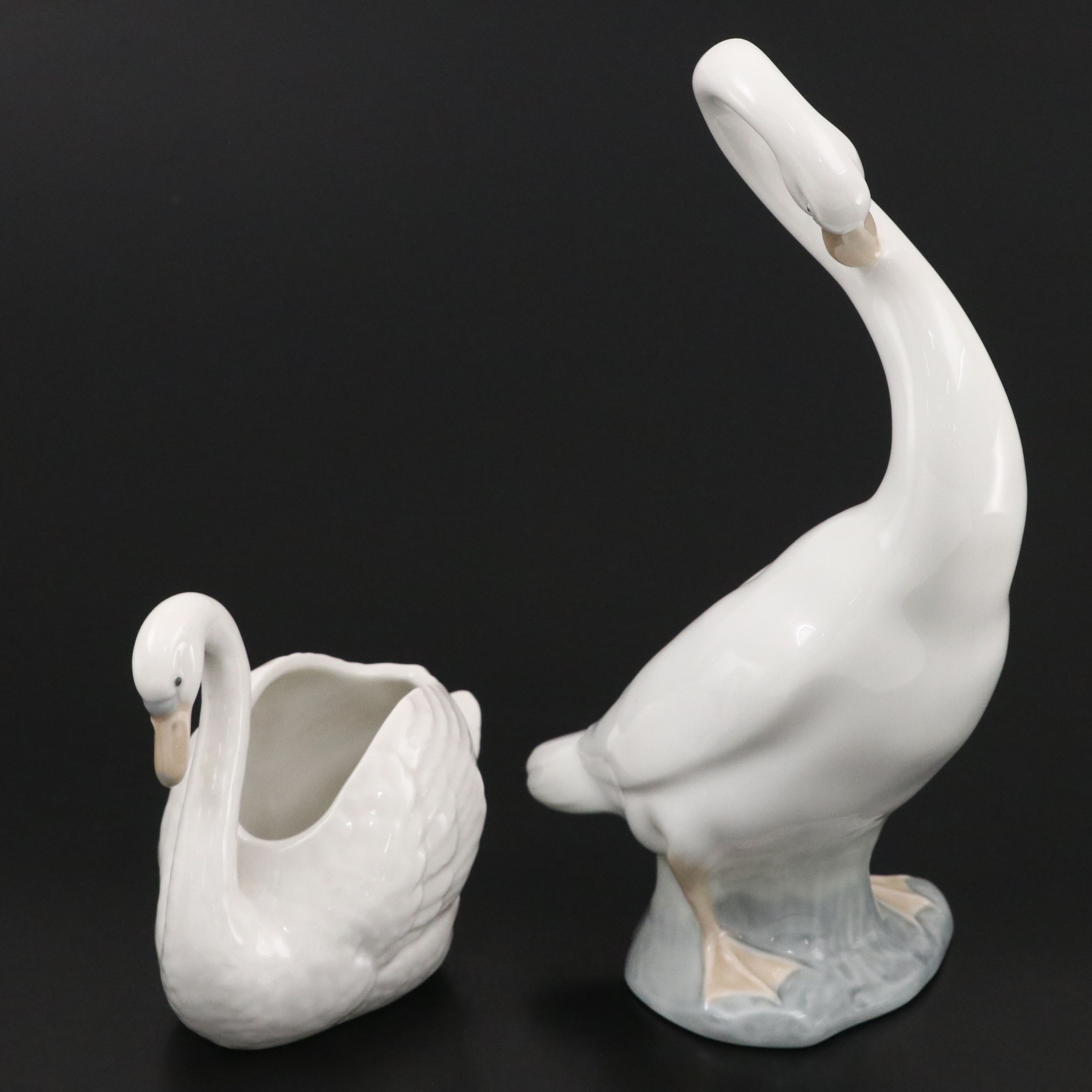 Nao by Lladró Porcelain Swan Figurine with Planter