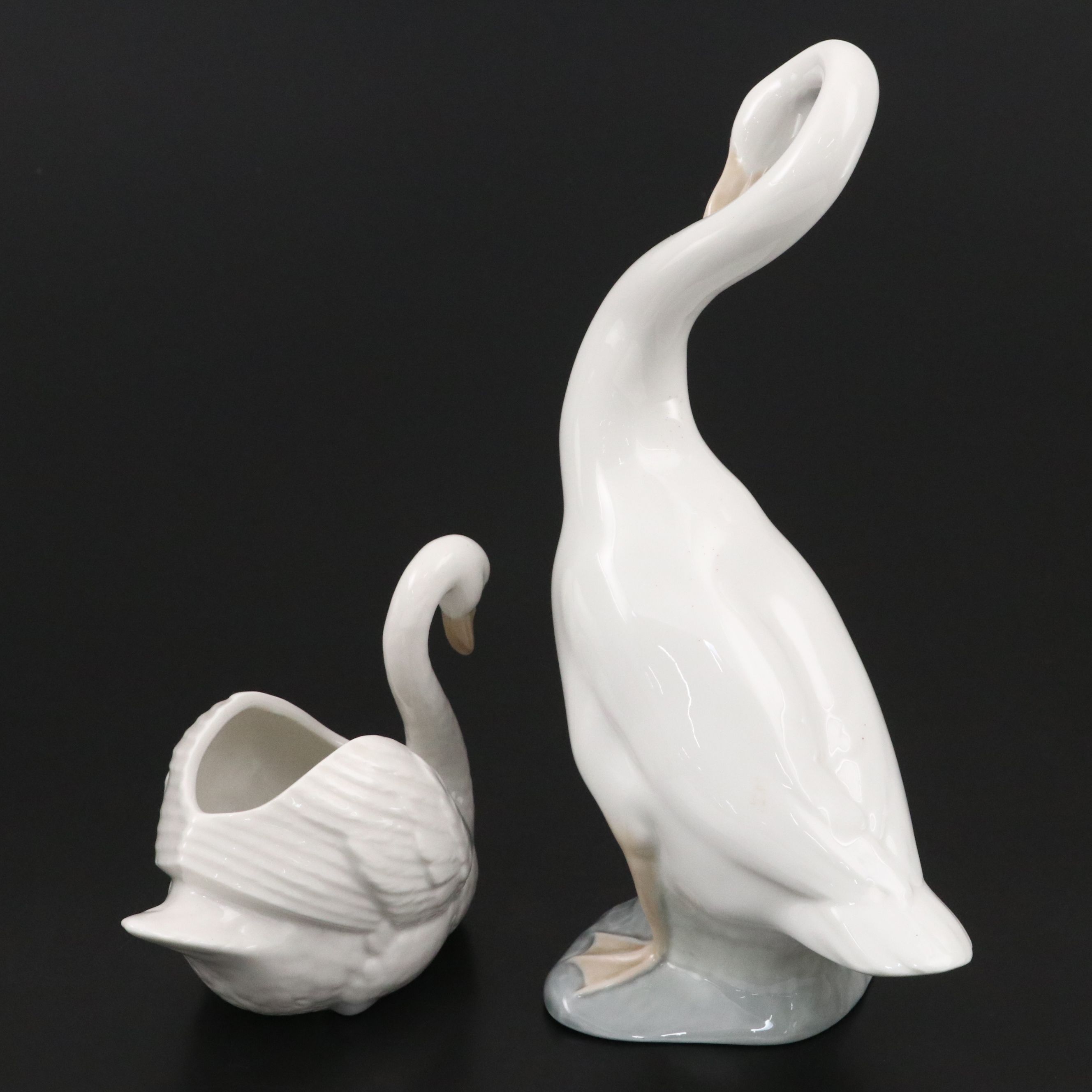 Nao by Lladró Porcelain Swan Figurine with Planter