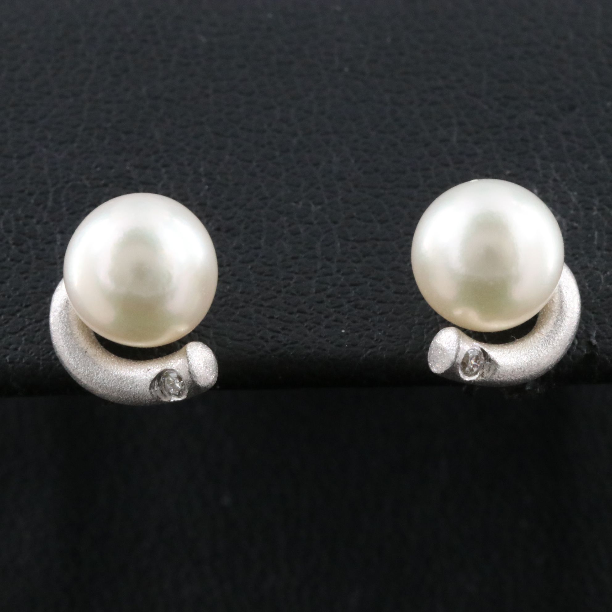 18K Pearl and Diamond Earrings
