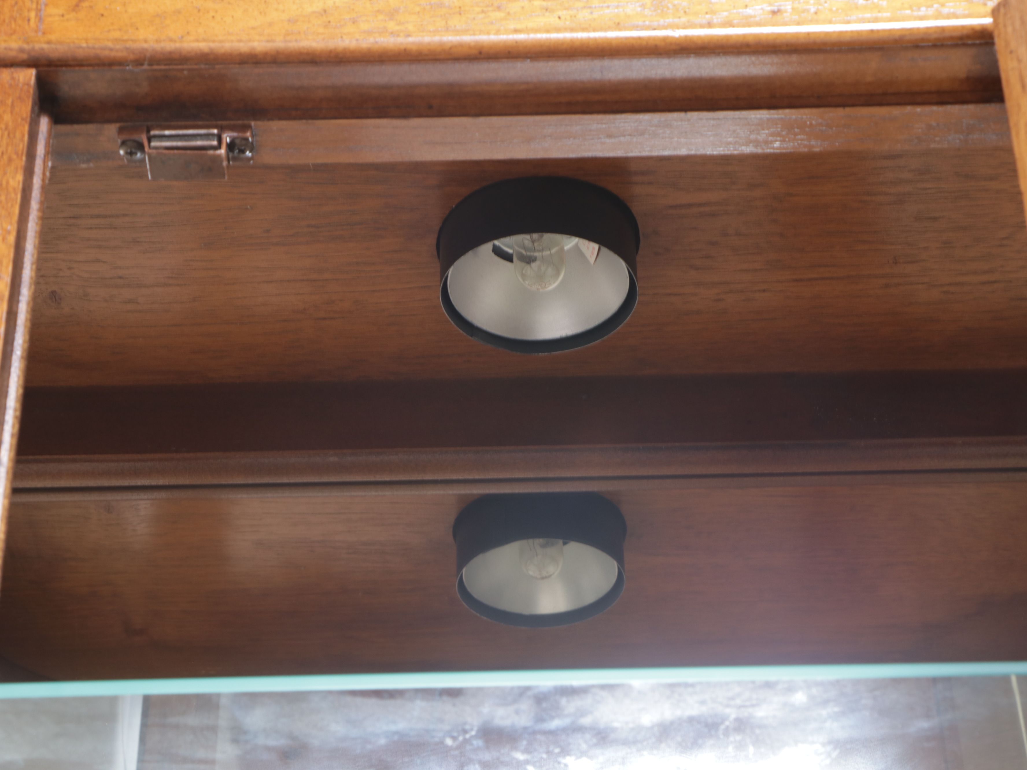 Pulaski Furniture Illuminated Walnut Curio Cabinet, Late 20th Century