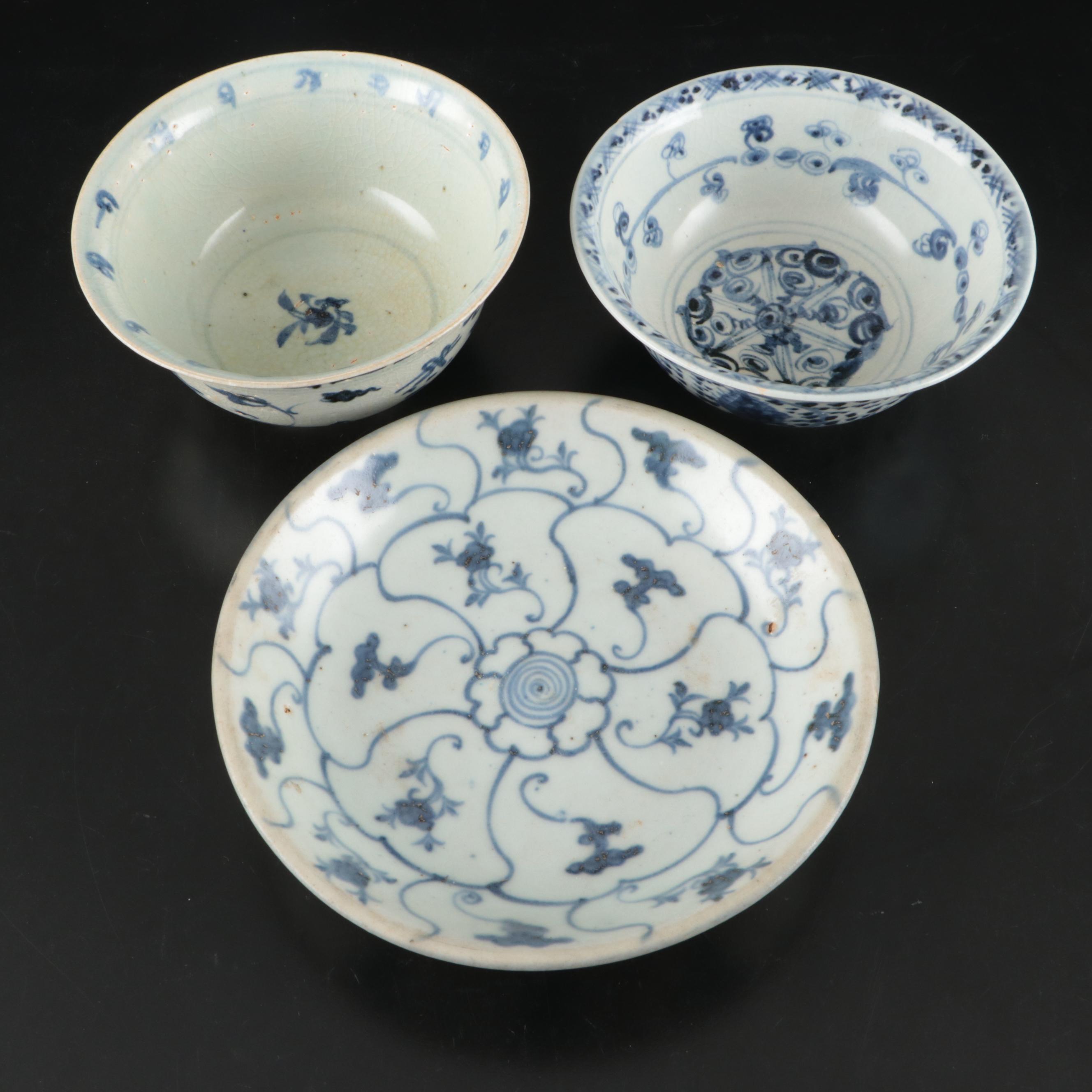 Chinese Floral Blue and White Porcelain Bowls and Plate