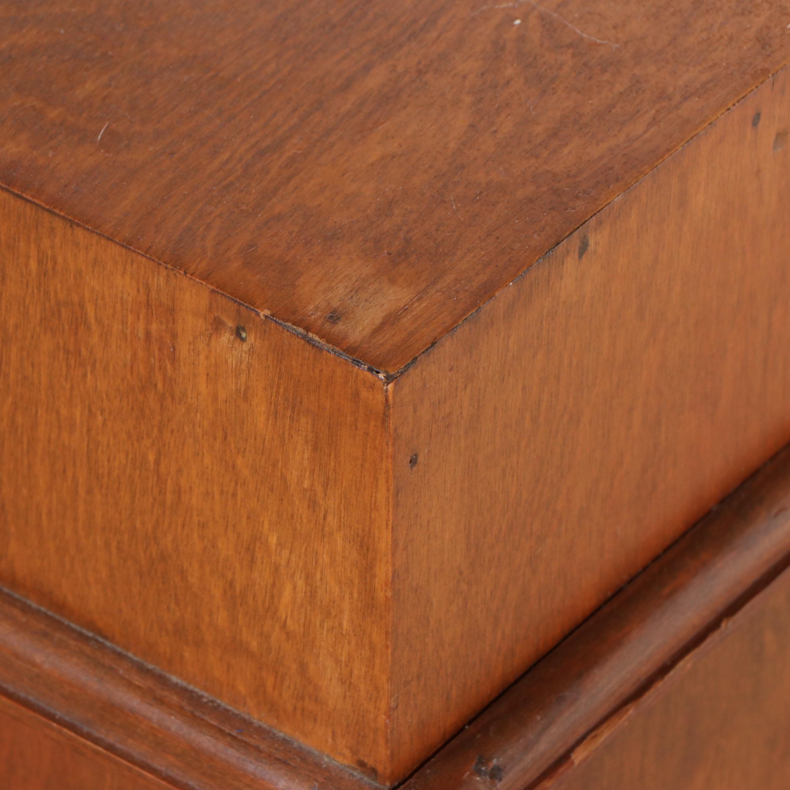 Mid Century Modern Walnut Blanket Chest, Mid-20th Century