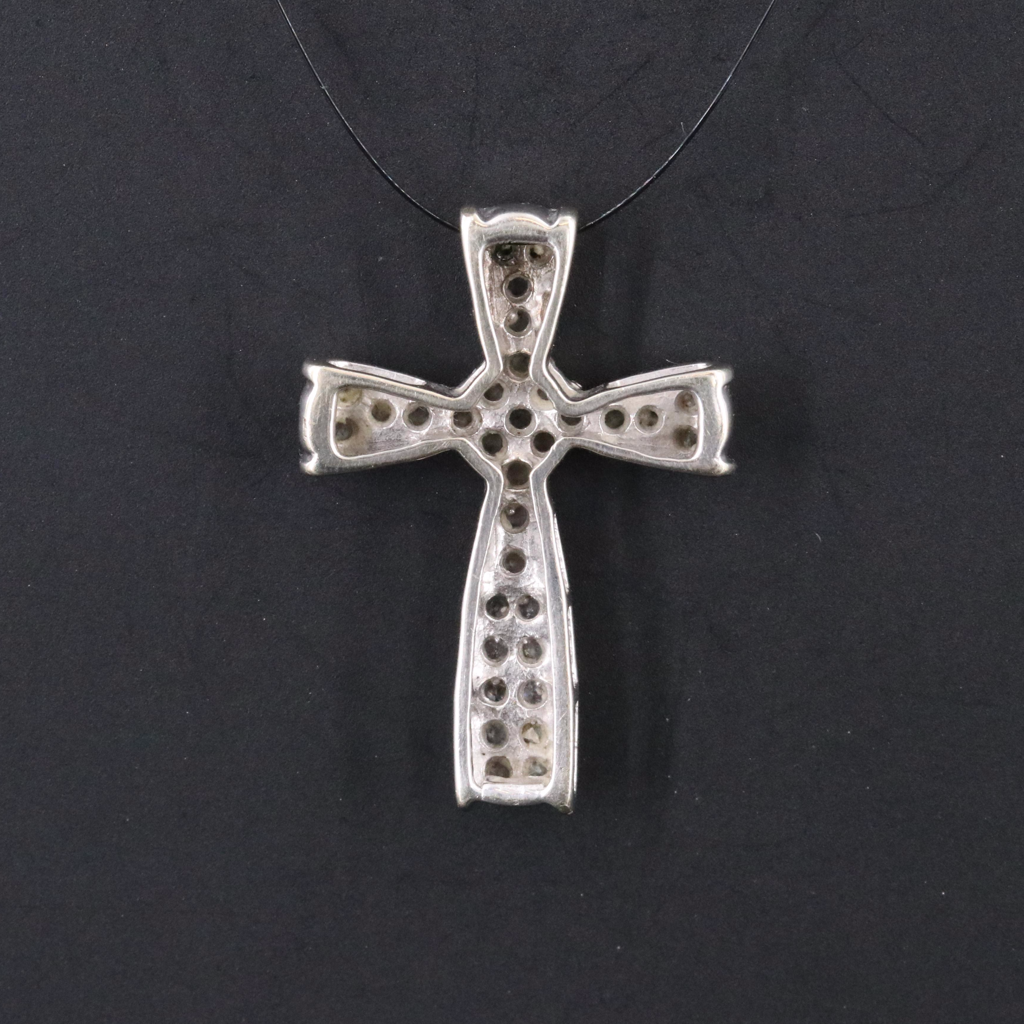 10K 0.45 CTW Diamond Cross Pendant