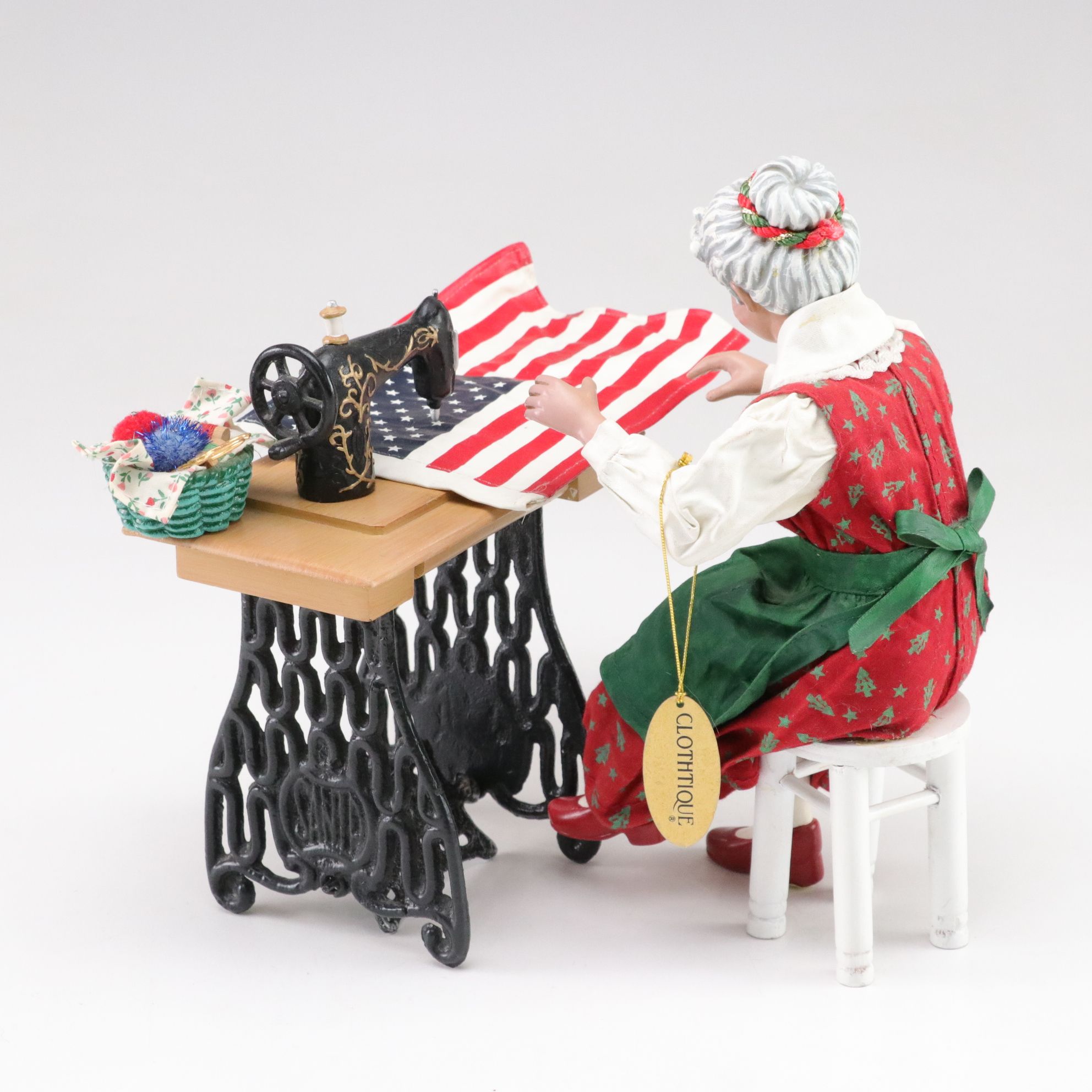 Pilgrim Couple Bottle Sock Puppets with Betsy Ross Figure and Patriotic Decor