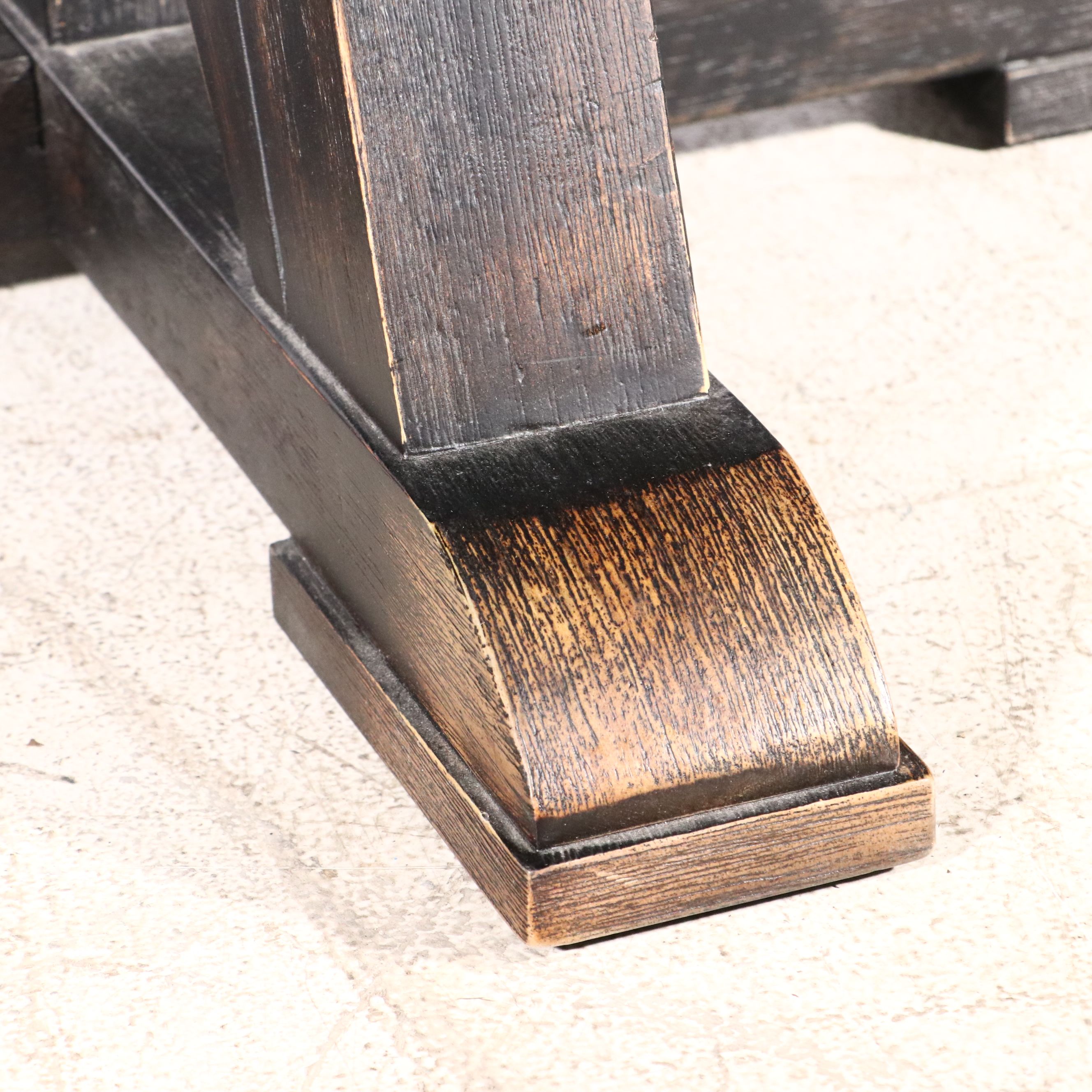 Modern Distressed Wooden Pedestal Dinging Table