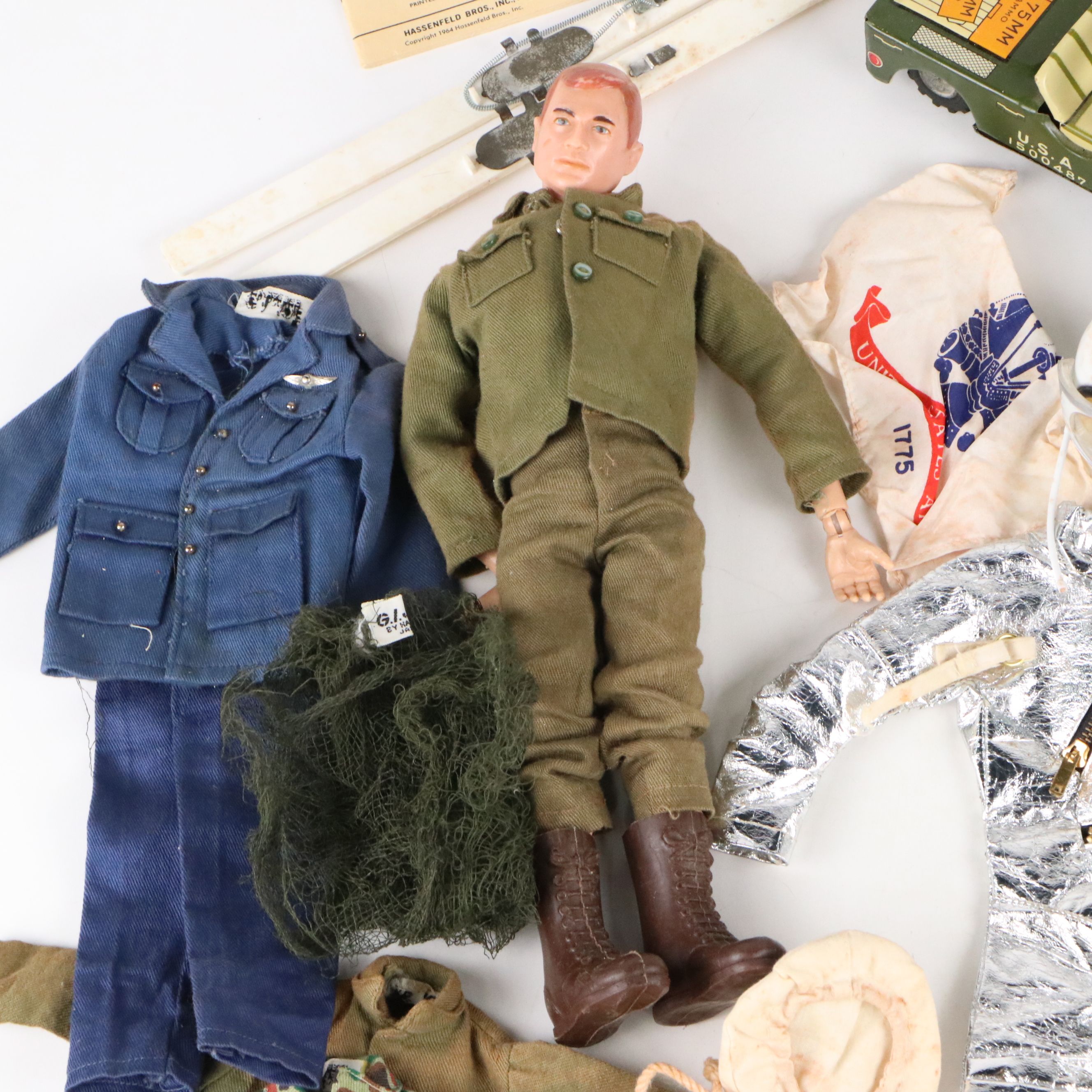 Hasbro G.I. Joe Action Figure with Clothes and Accessories