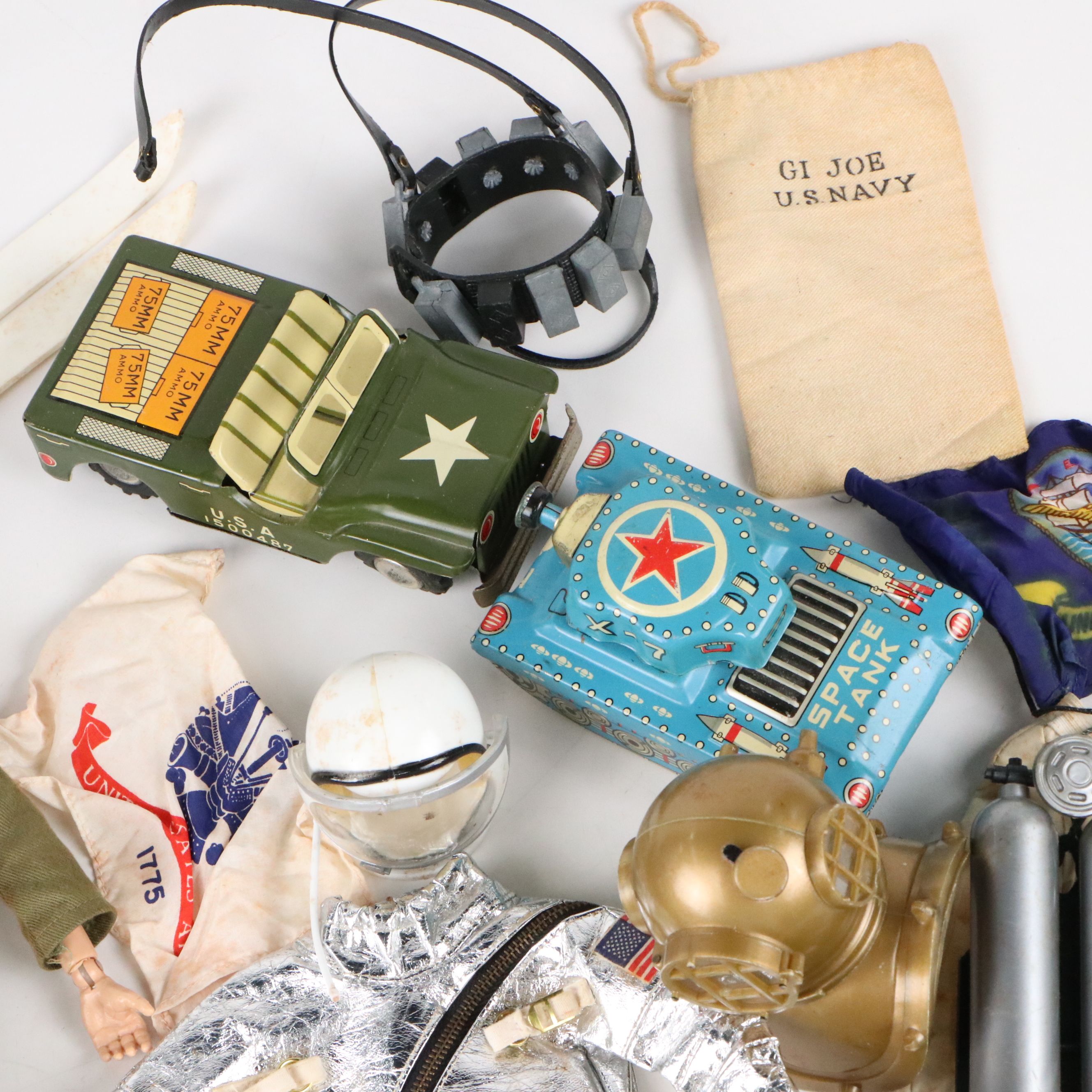 Hasbro G.I. Joe Action Figure with Clothes and Accessories