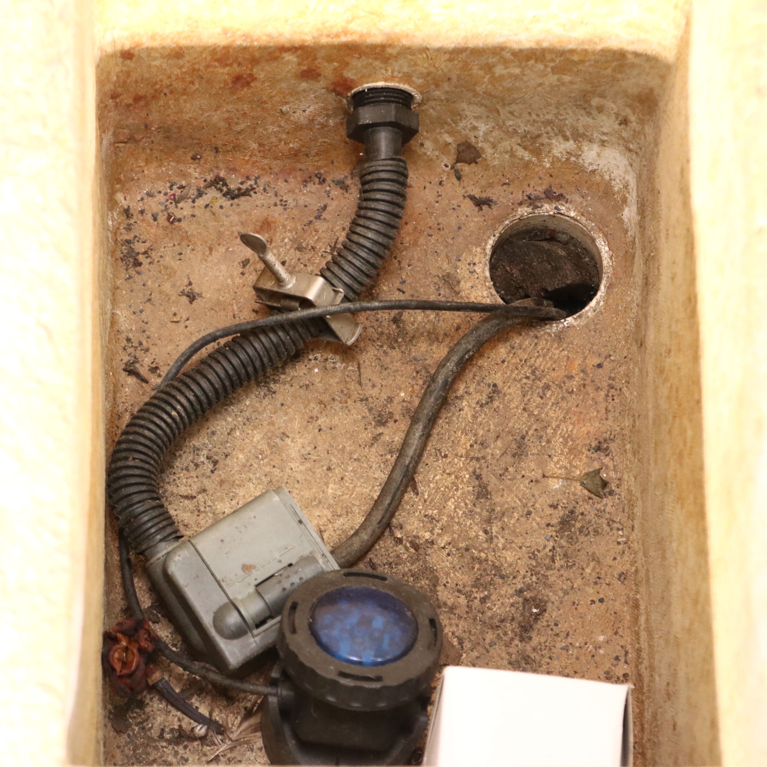 Henri by Stonecasters Lion Head Floor Fountain with Light and Hardware