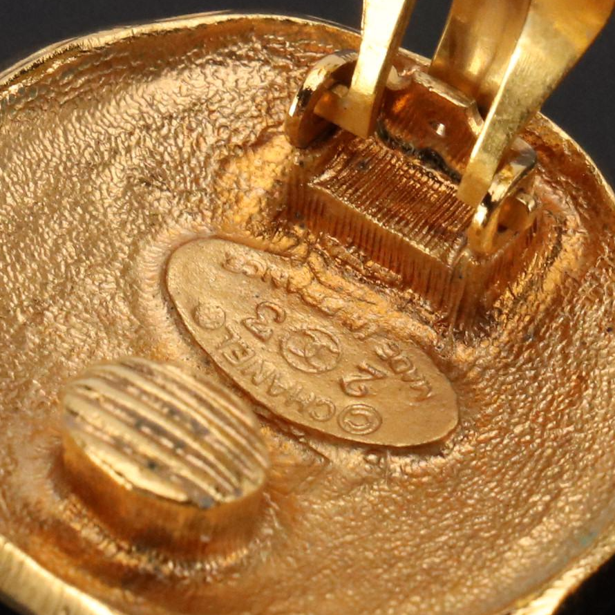 Chanel Vintage Round Clip Earrings